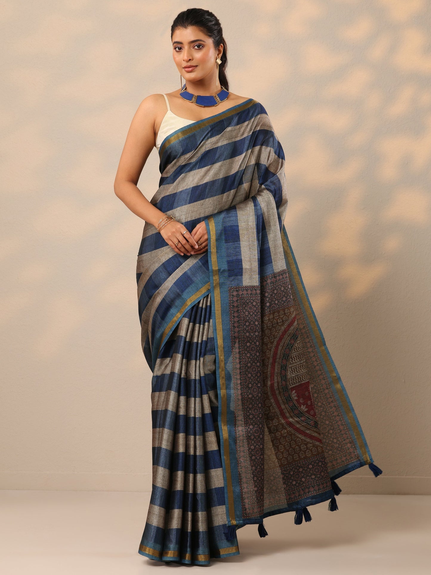 Wine Printed Cotton Blend Sarees With Unstitched Blouse Piece