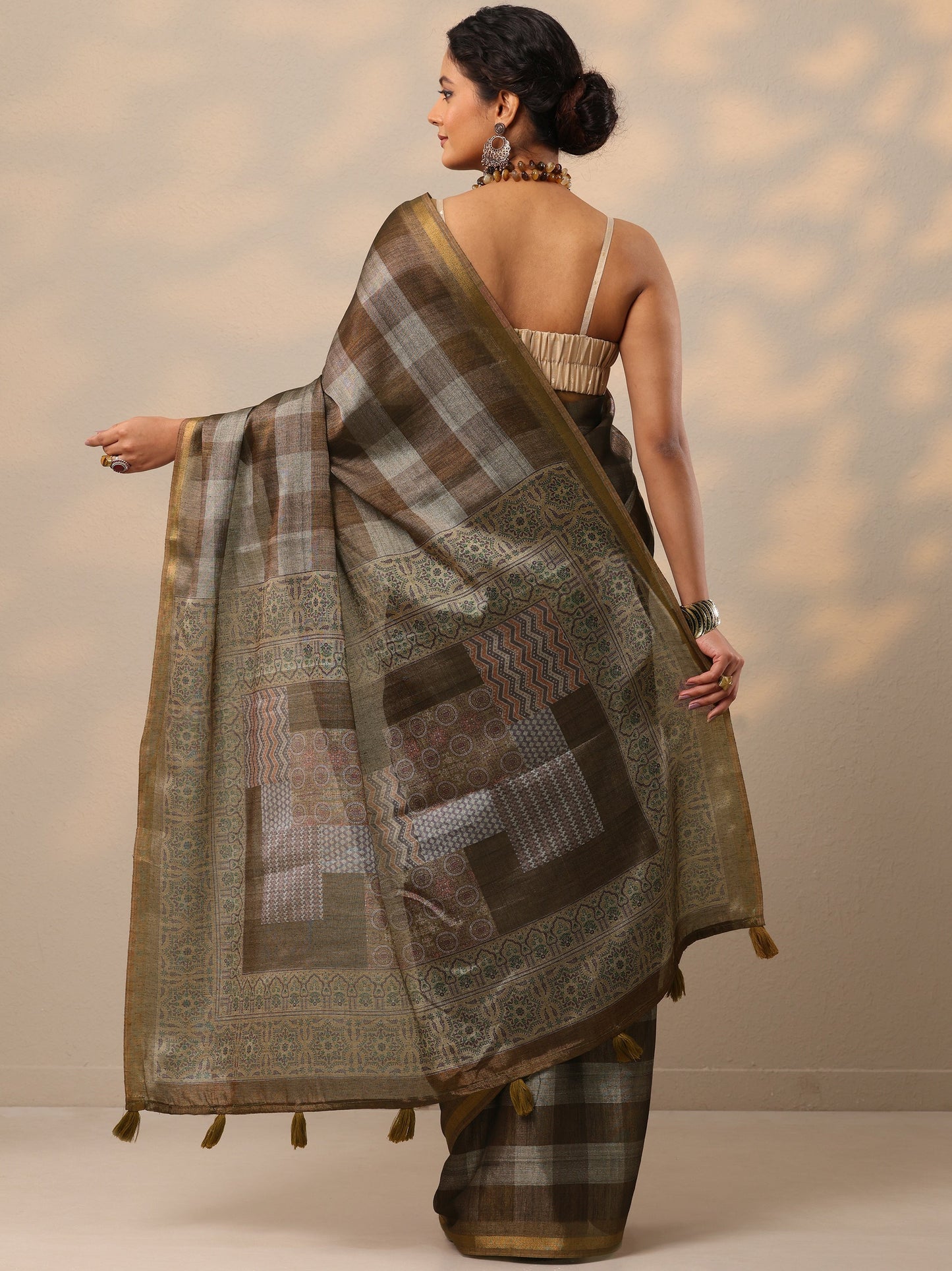 Olive Printed cotton blend Saree With Unstitched Blouse Piece