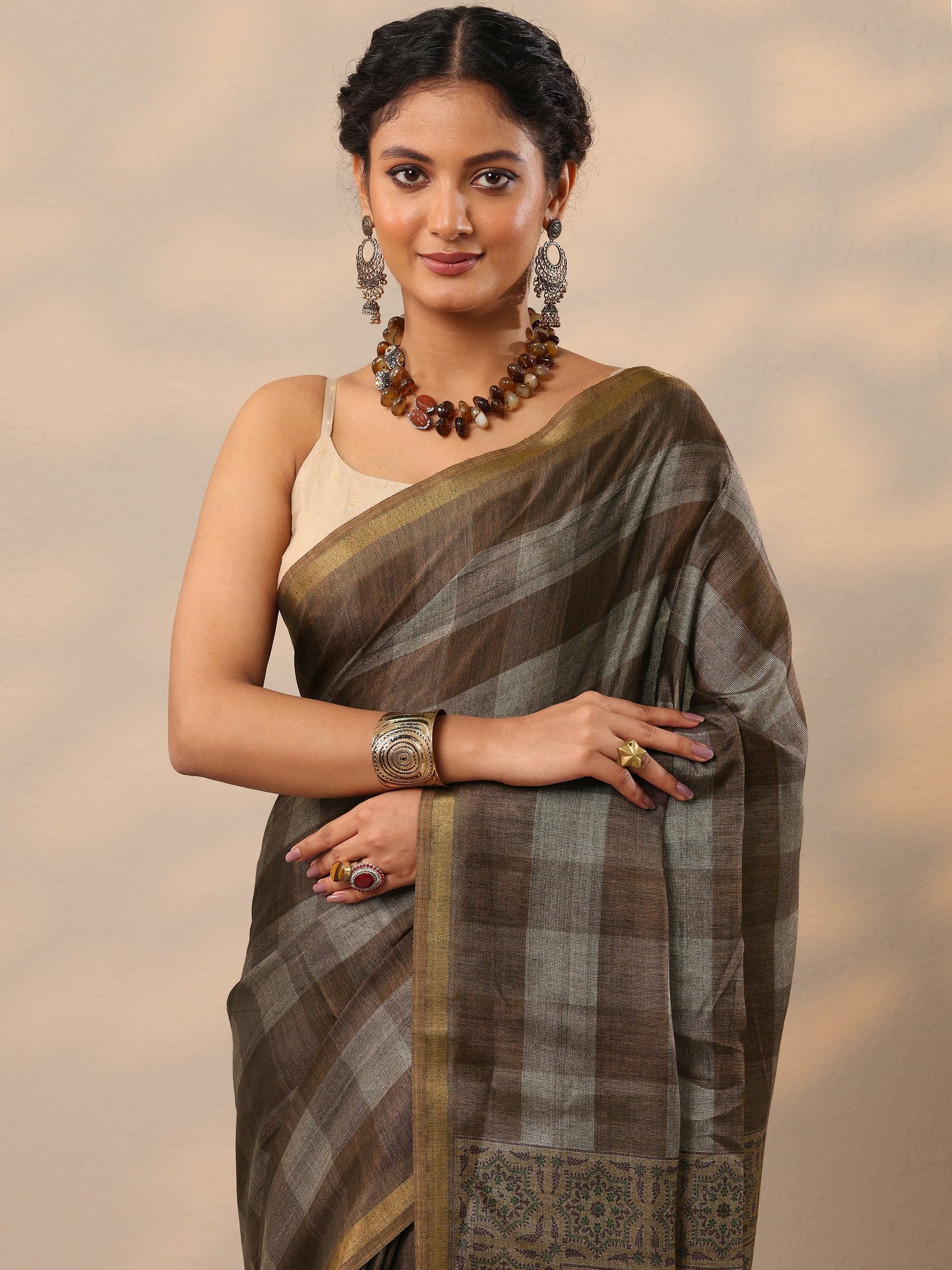 Olive Printed cotton blend Saree With Unstitched Blouse Piece