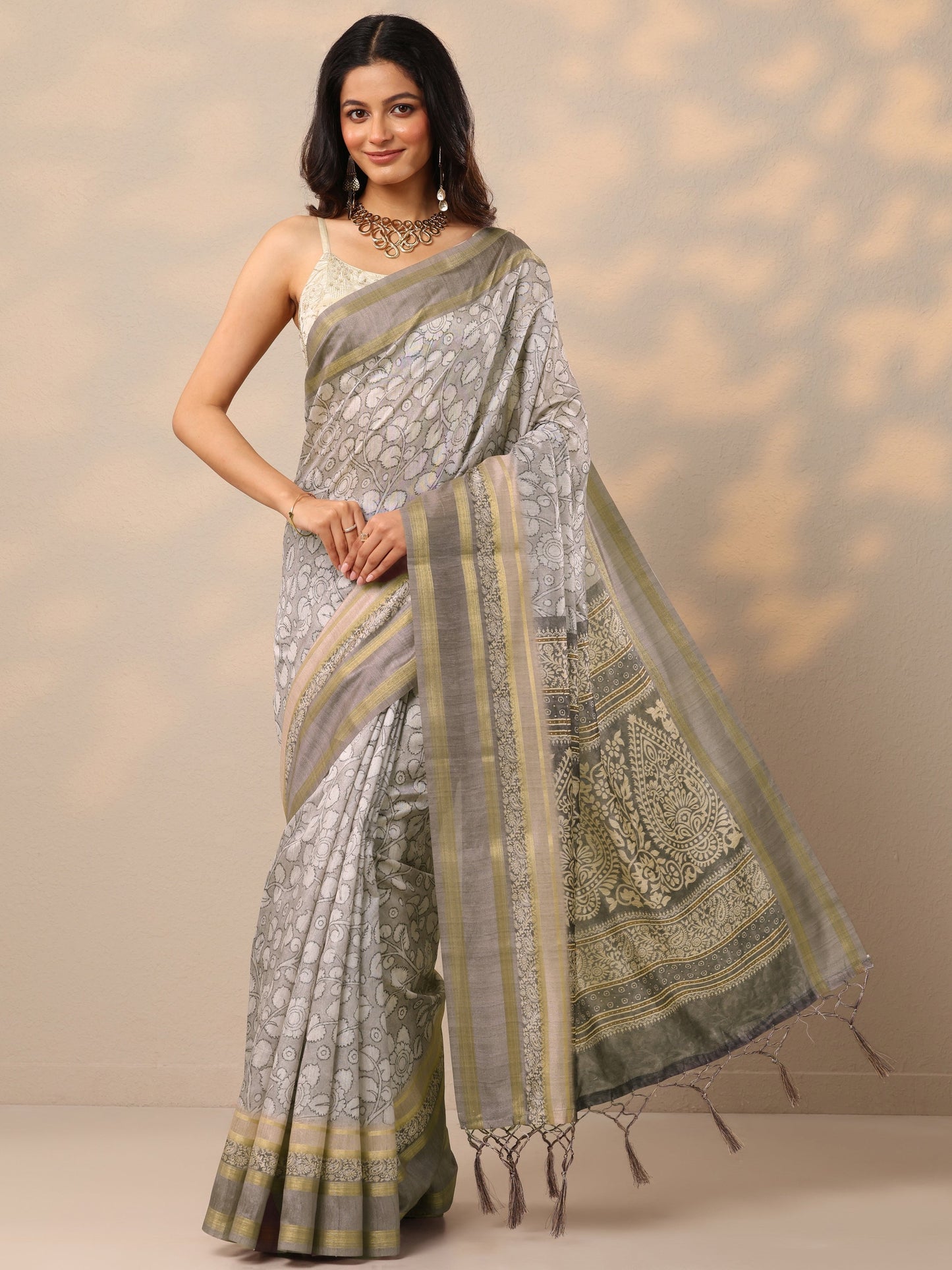 Grey Printed Silk Blend Sarees With Unstitched Blouse Piece