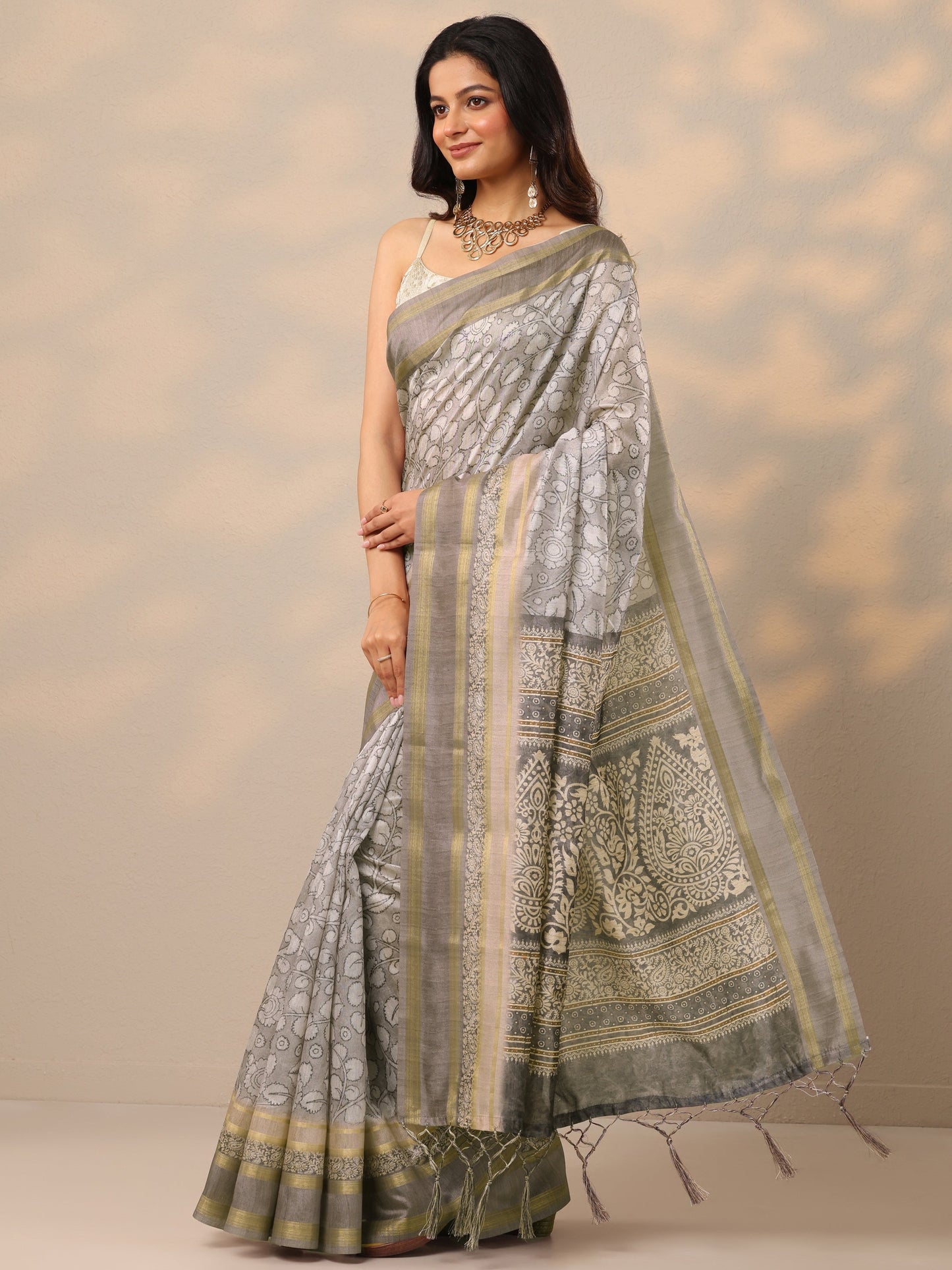 Grey Printed Silk Blend Sarees With Unstitched Blouse Piece