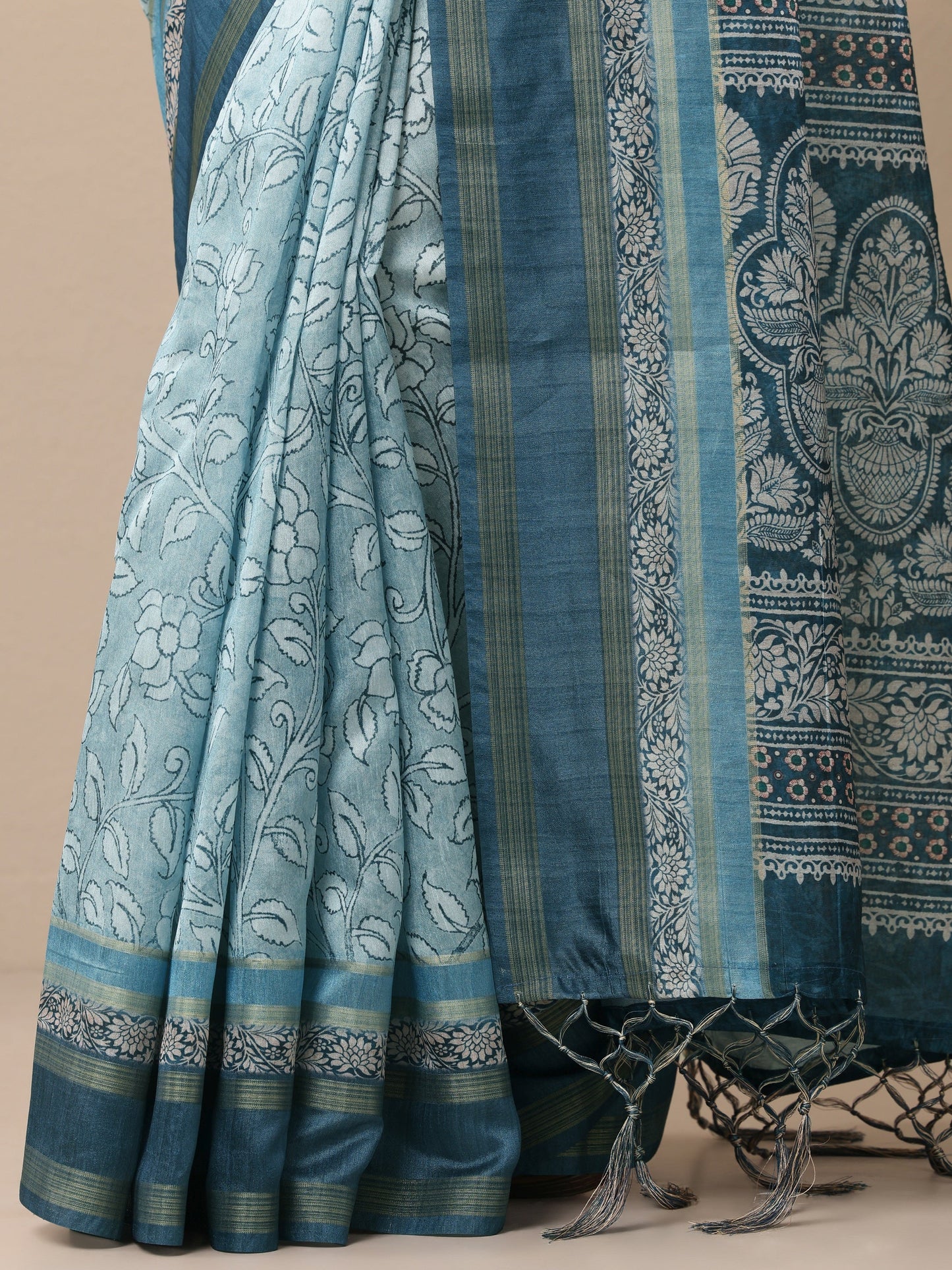 Blue Printed Silk Blend Sarees With Unstitched Blouse Piece