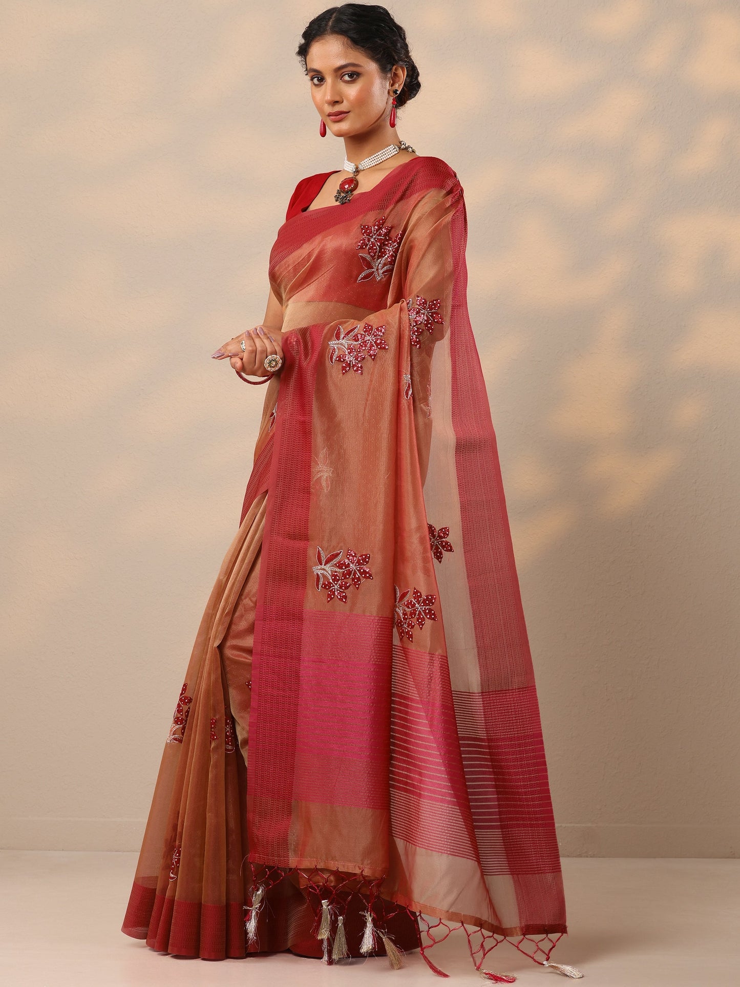 Red Embellished Organza Saree With Unstitched Blouse Piece