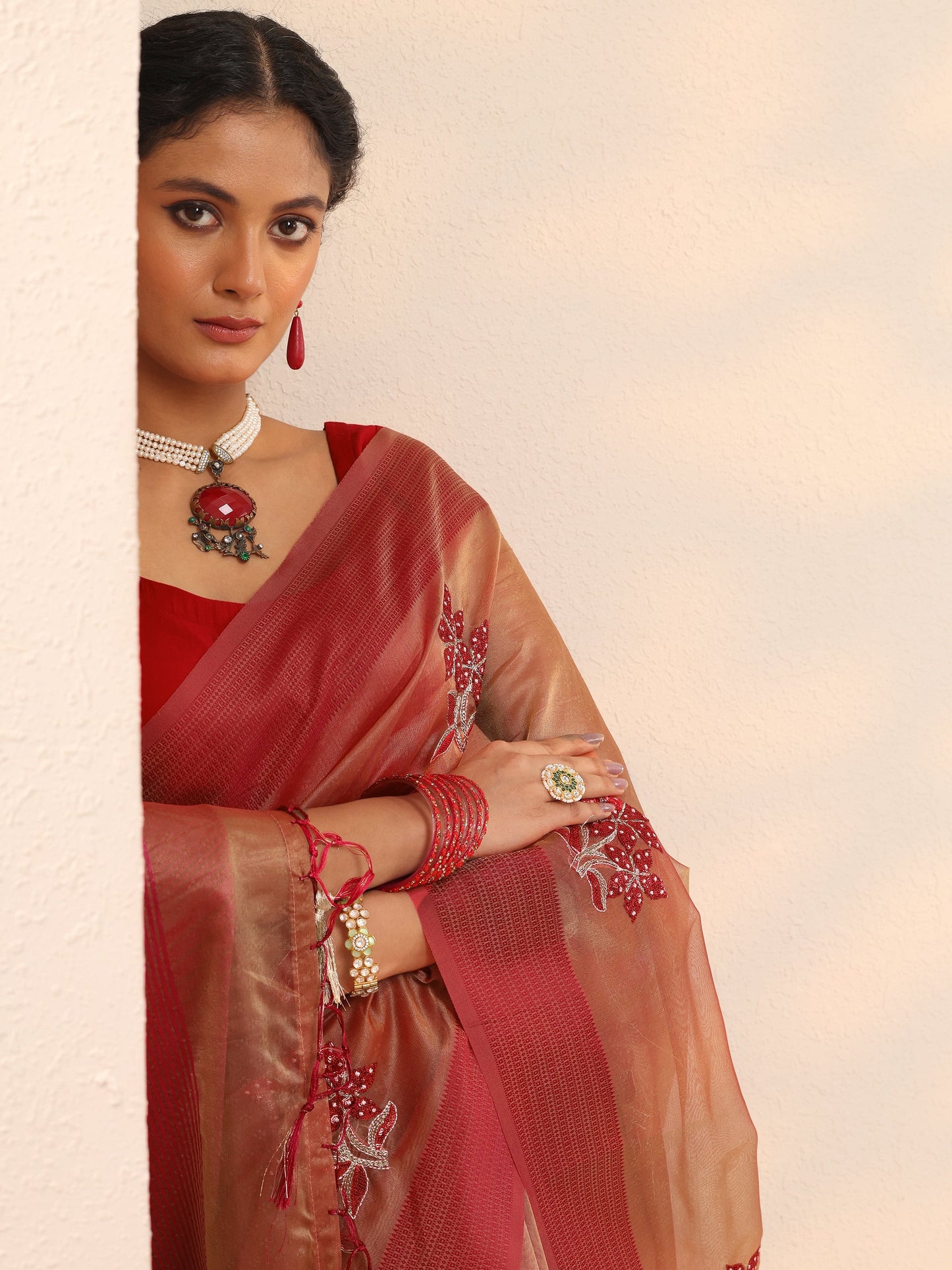 Red Embellished Organza Saree With Unstitched Blouse Piece