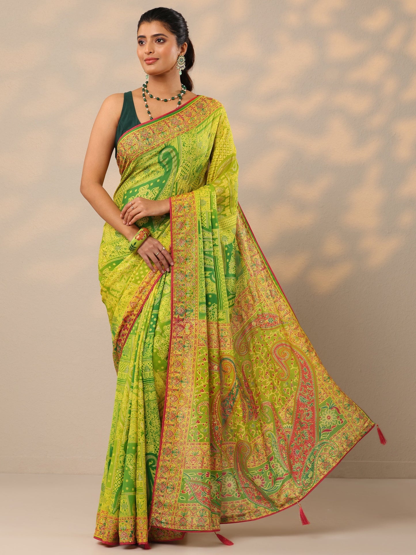 Green Printed Georgette Sarees With Unstitched Blouse Piece