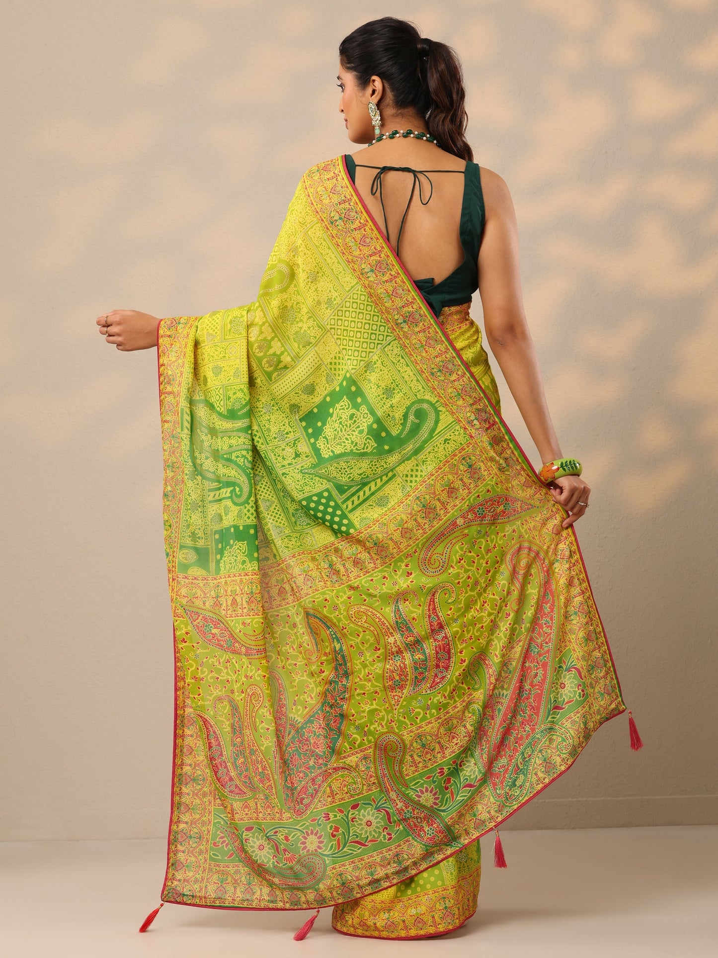 Green Printed Georgette Sarees With Unstitched Blouse Piece