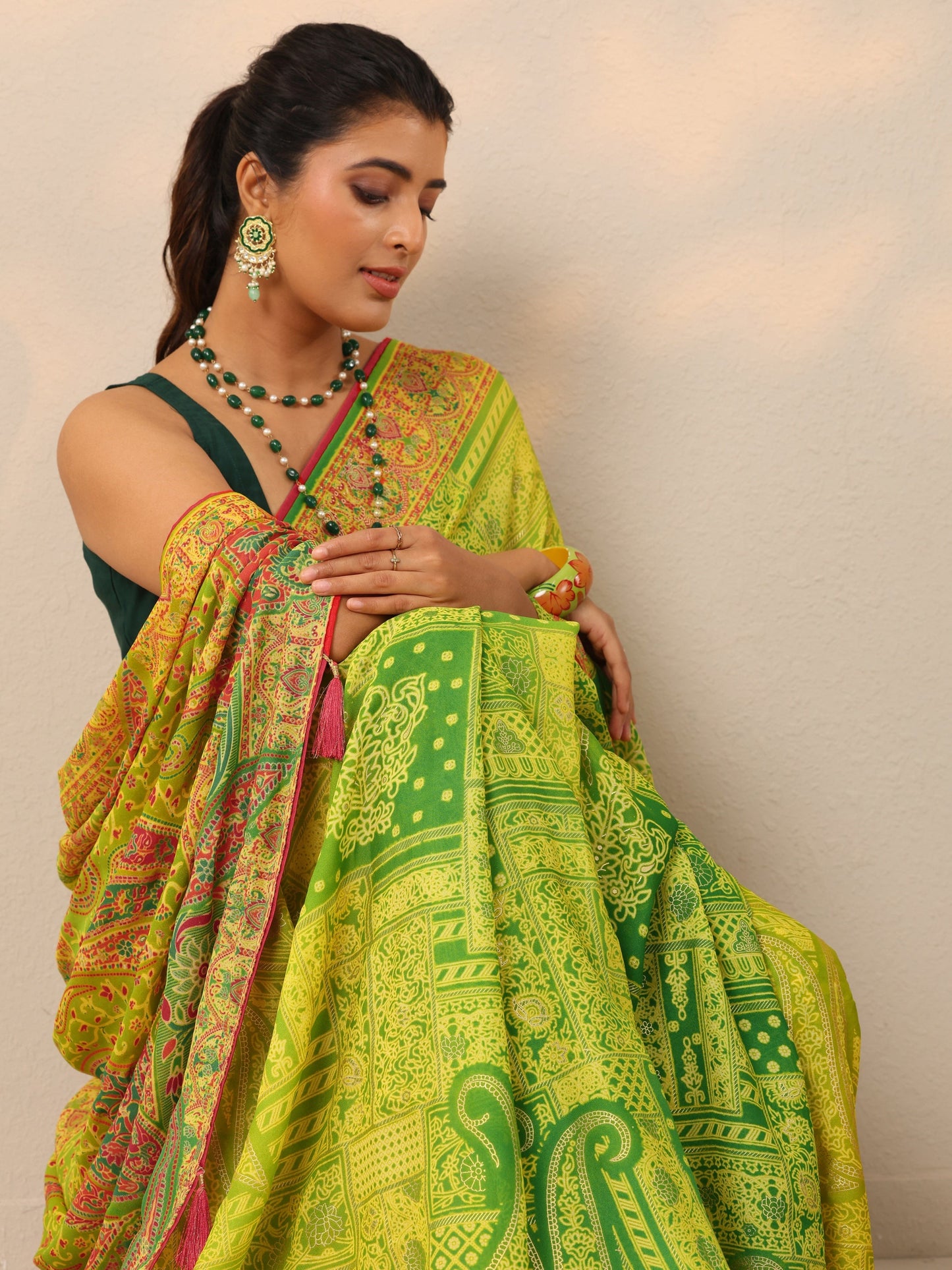 Green Printed Georgette Sarees With Unstitched Blouse Piece