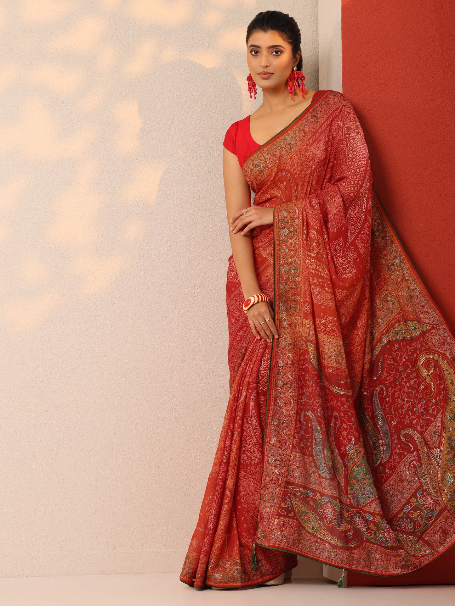 Red Printed Georgette Sarees With Unstitched Blouse Piece