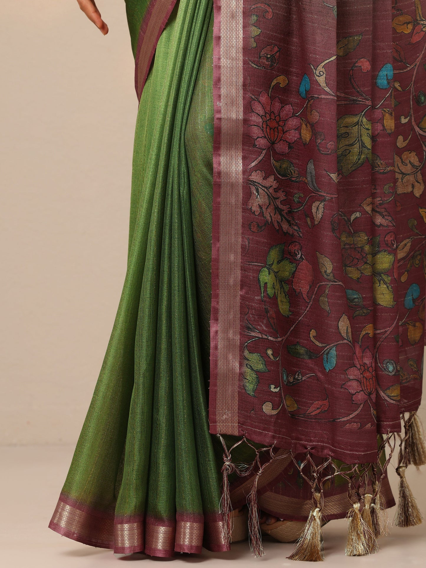 Green Printed Silk Blend Sarees With Unstitched Blouse Piece