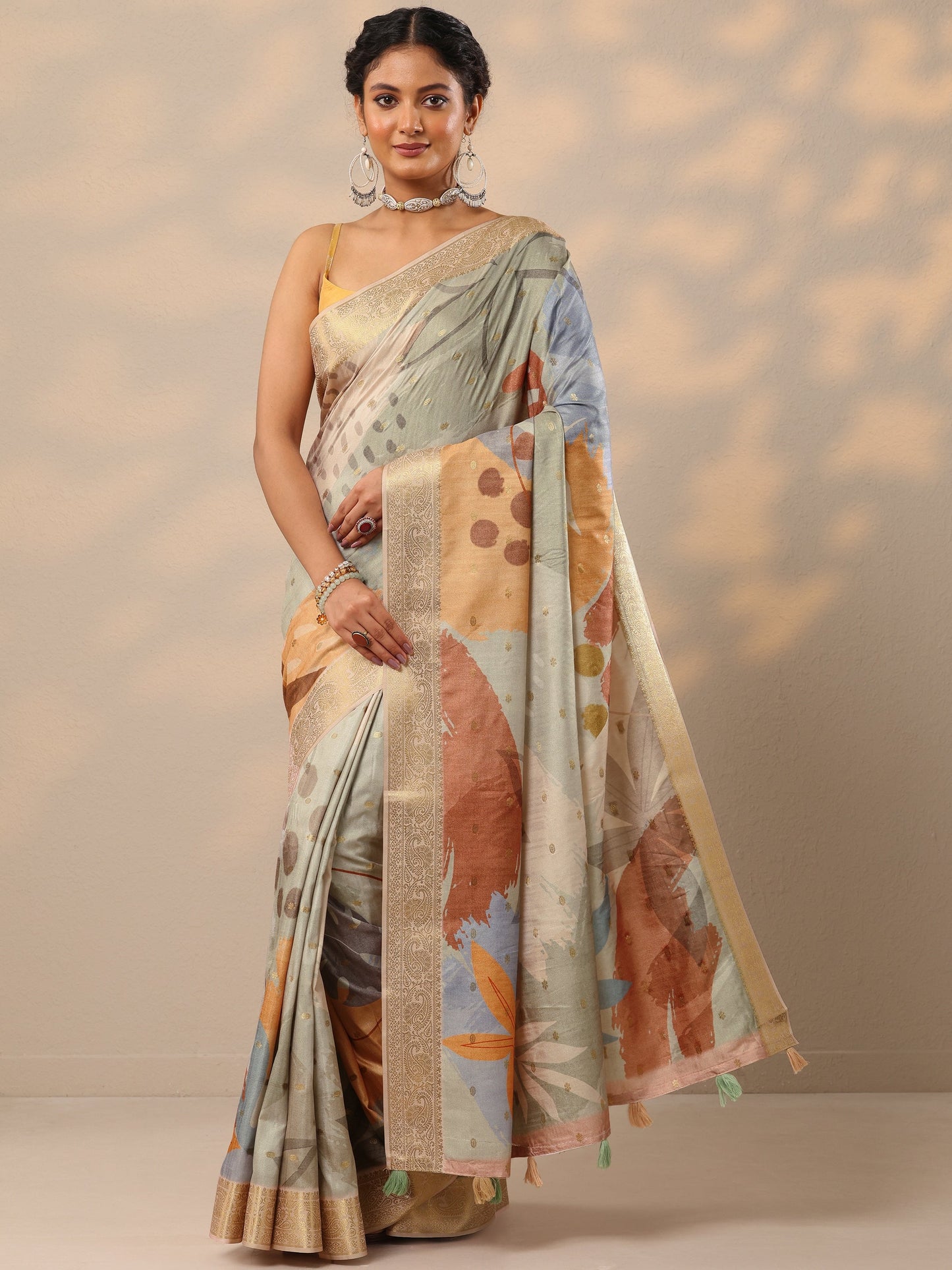 Green Printed Silk blend Saree With Unstitched Blouse Piece