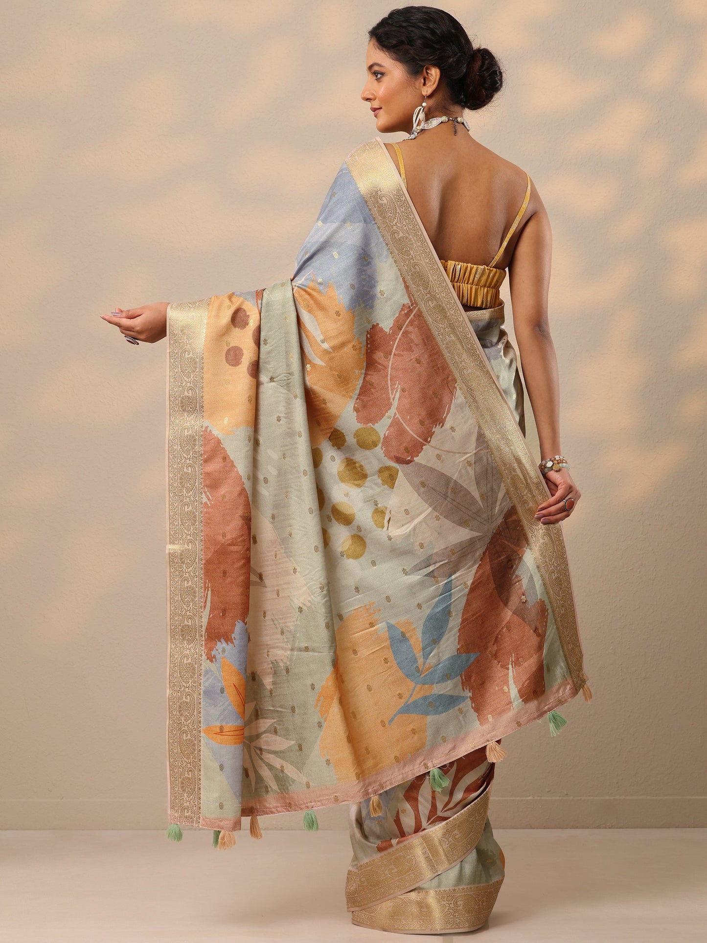 Green Printed Silk blend Saree With Unstitched Blouse Piece