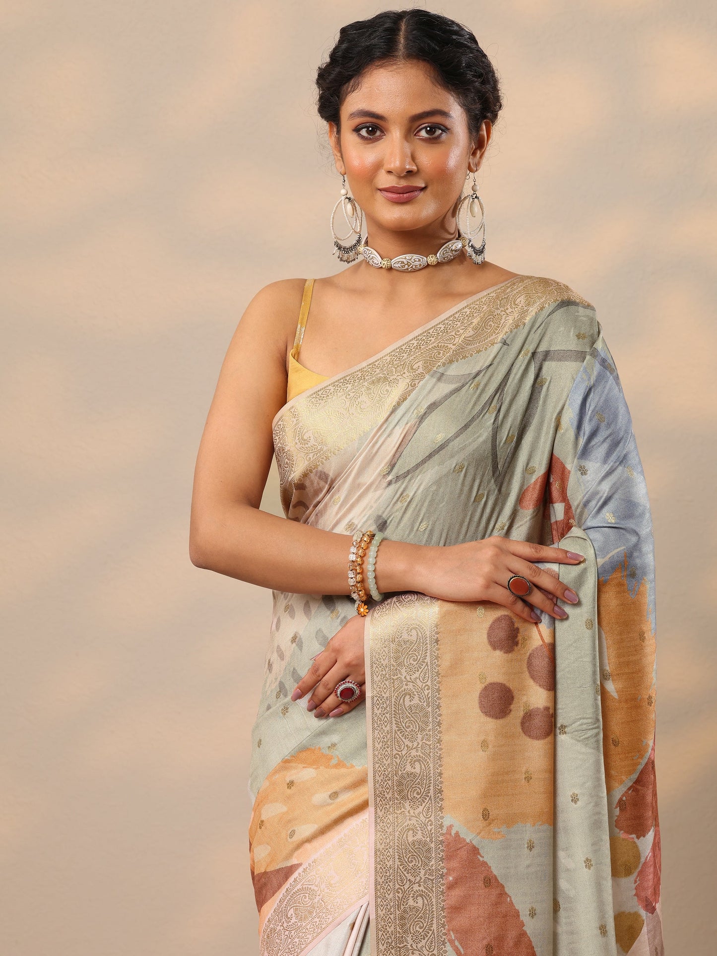 Green Printed Silk blend Saree With Unstitched Blouse Piece