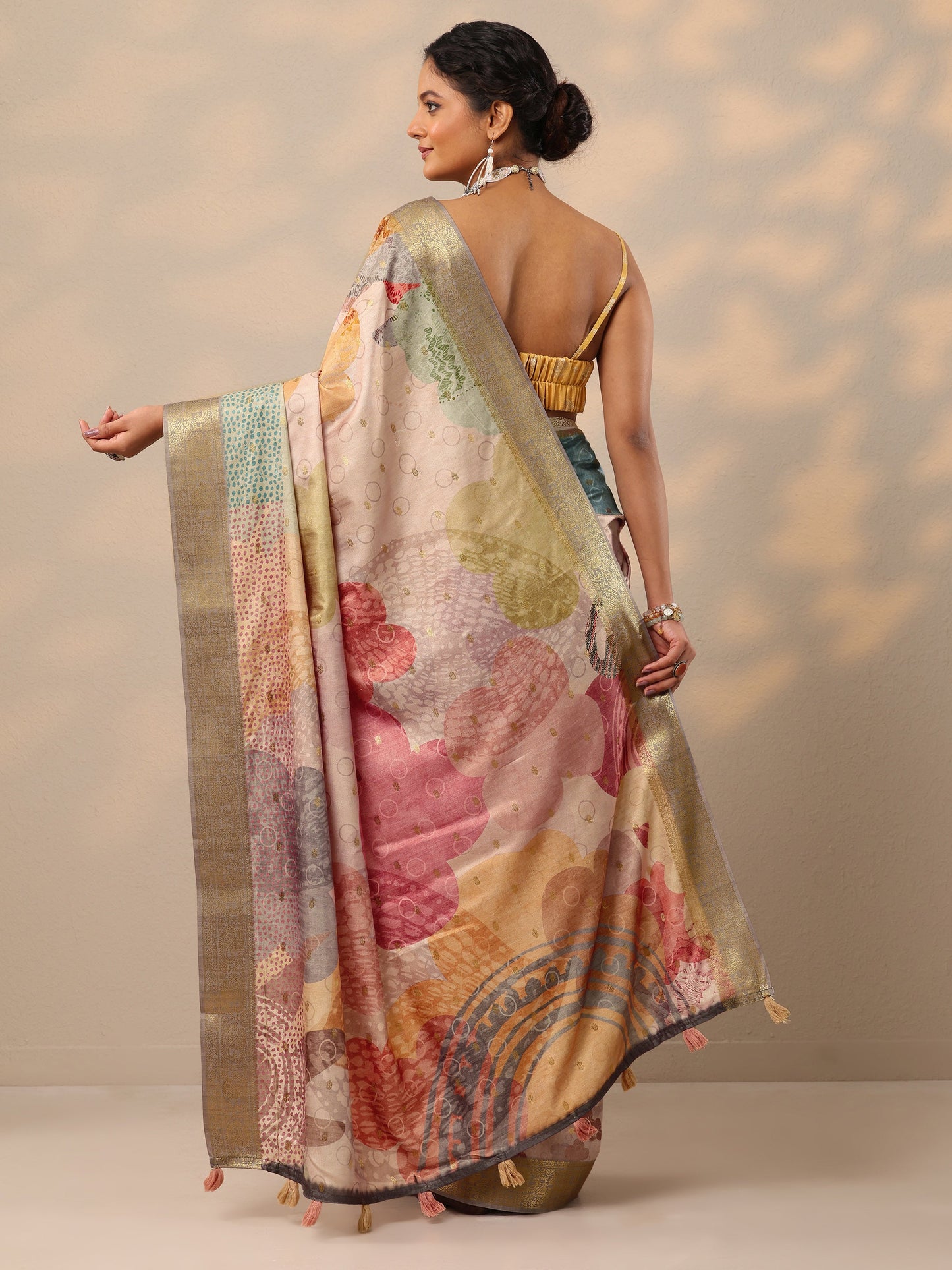 Beige Printed Silk blend Saree With Unstitched Blouse Piece