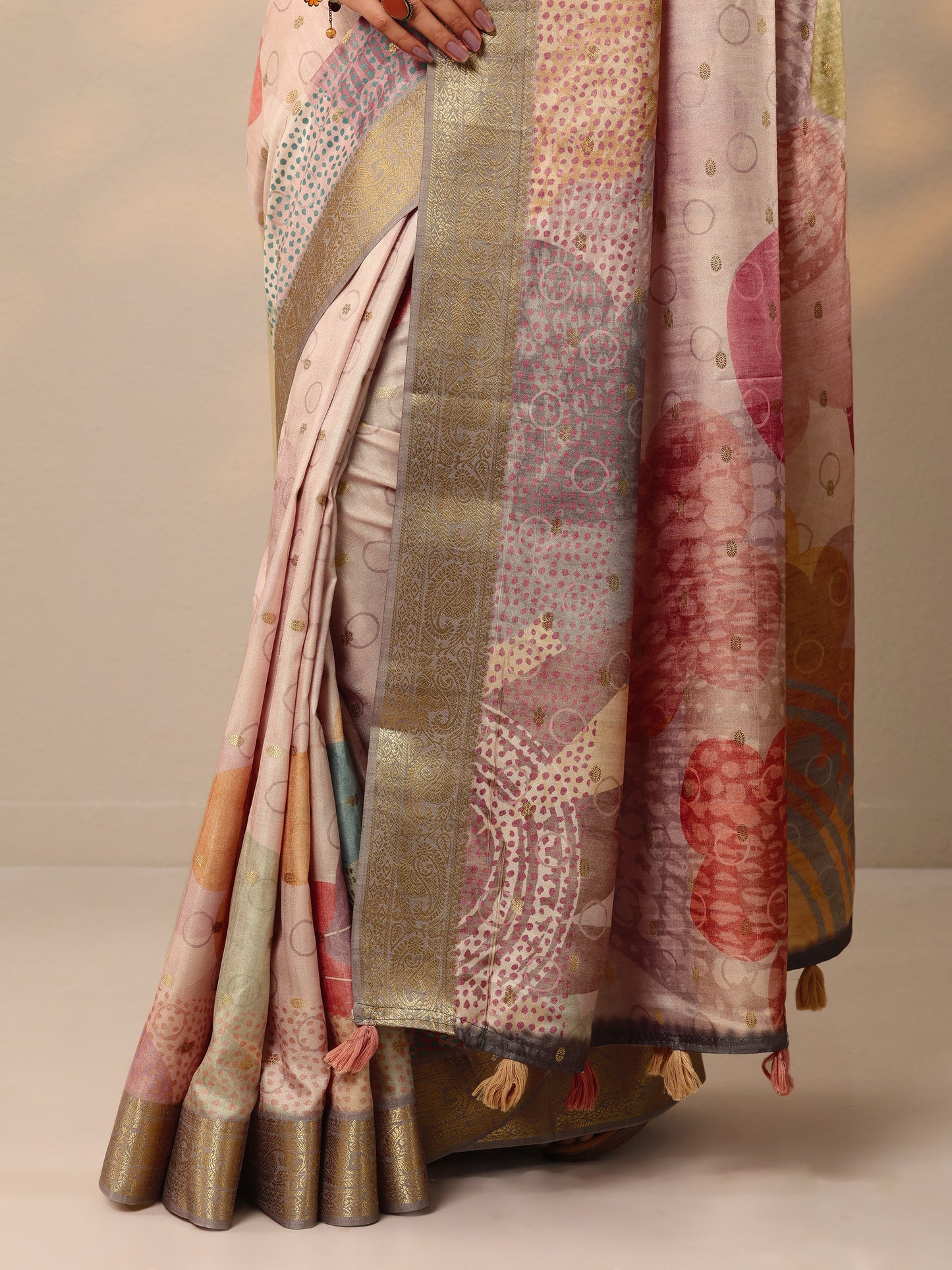 Beige Printed Silk blend Saree With Unstitched Blouse Piece