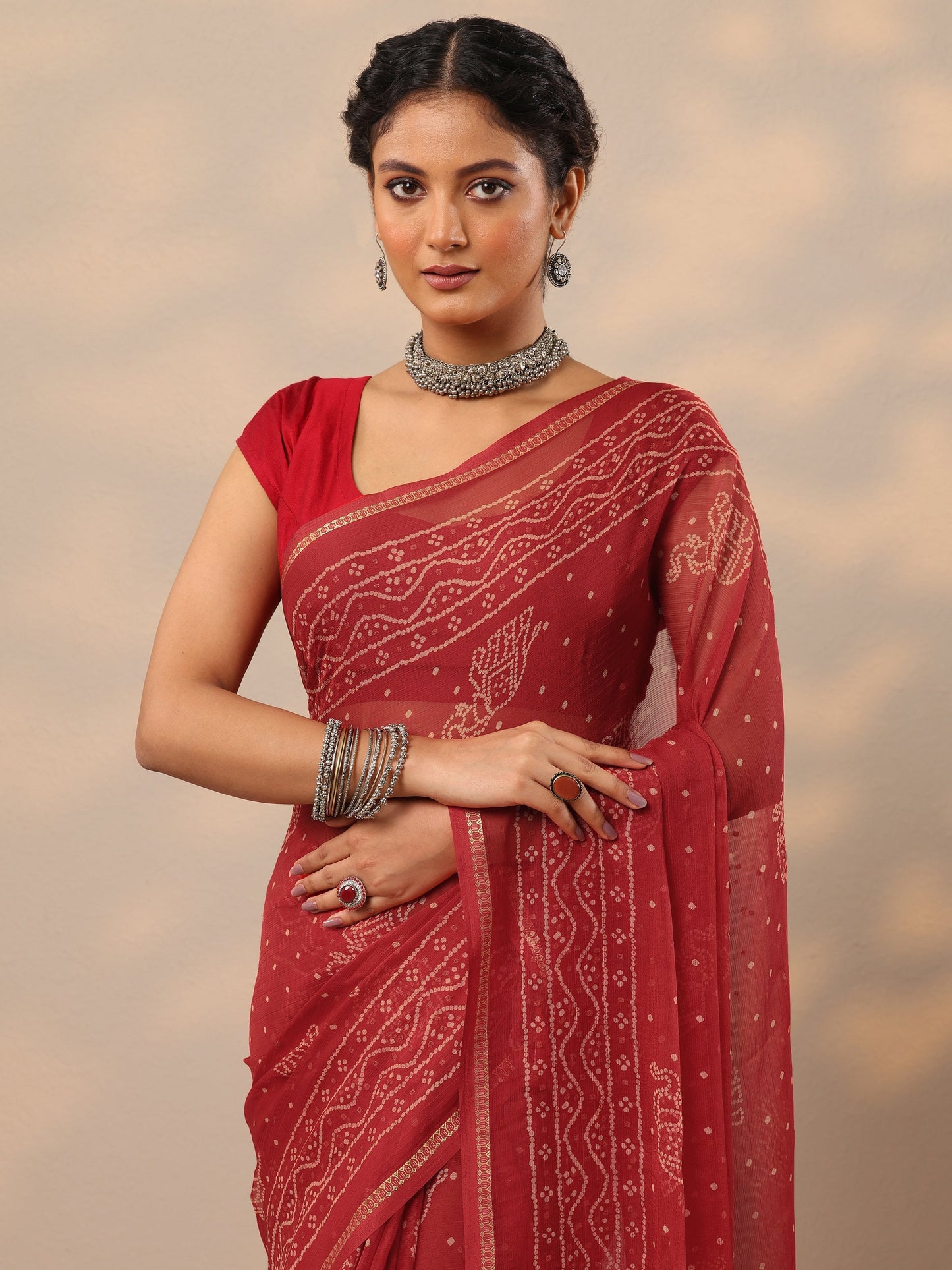 Red Bandhani Printed Chiffon Saree With Unstitched Blouse Piece