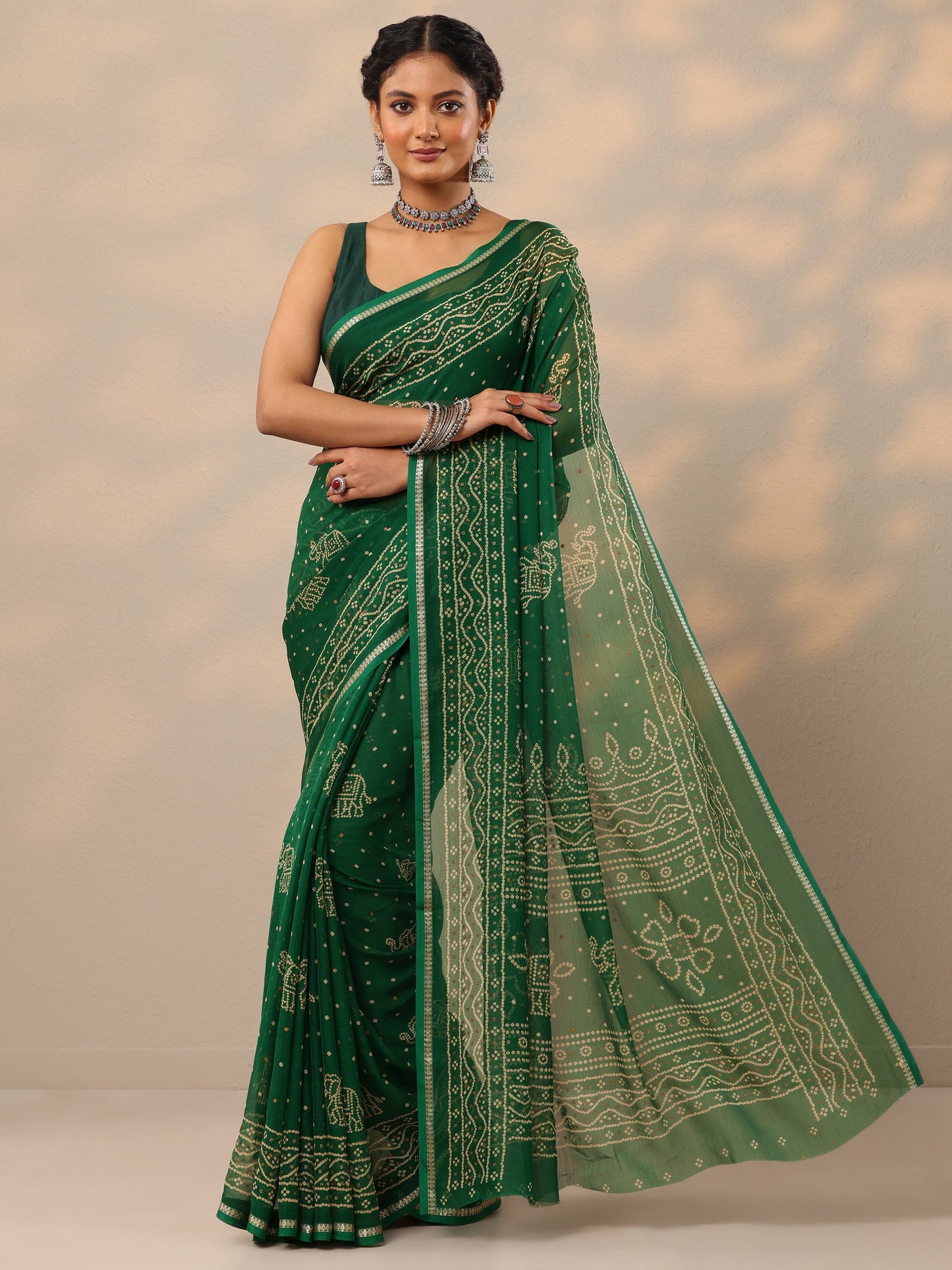 Green Bandhani Printed Chiffon Saree With Unstitched Blouse Piece