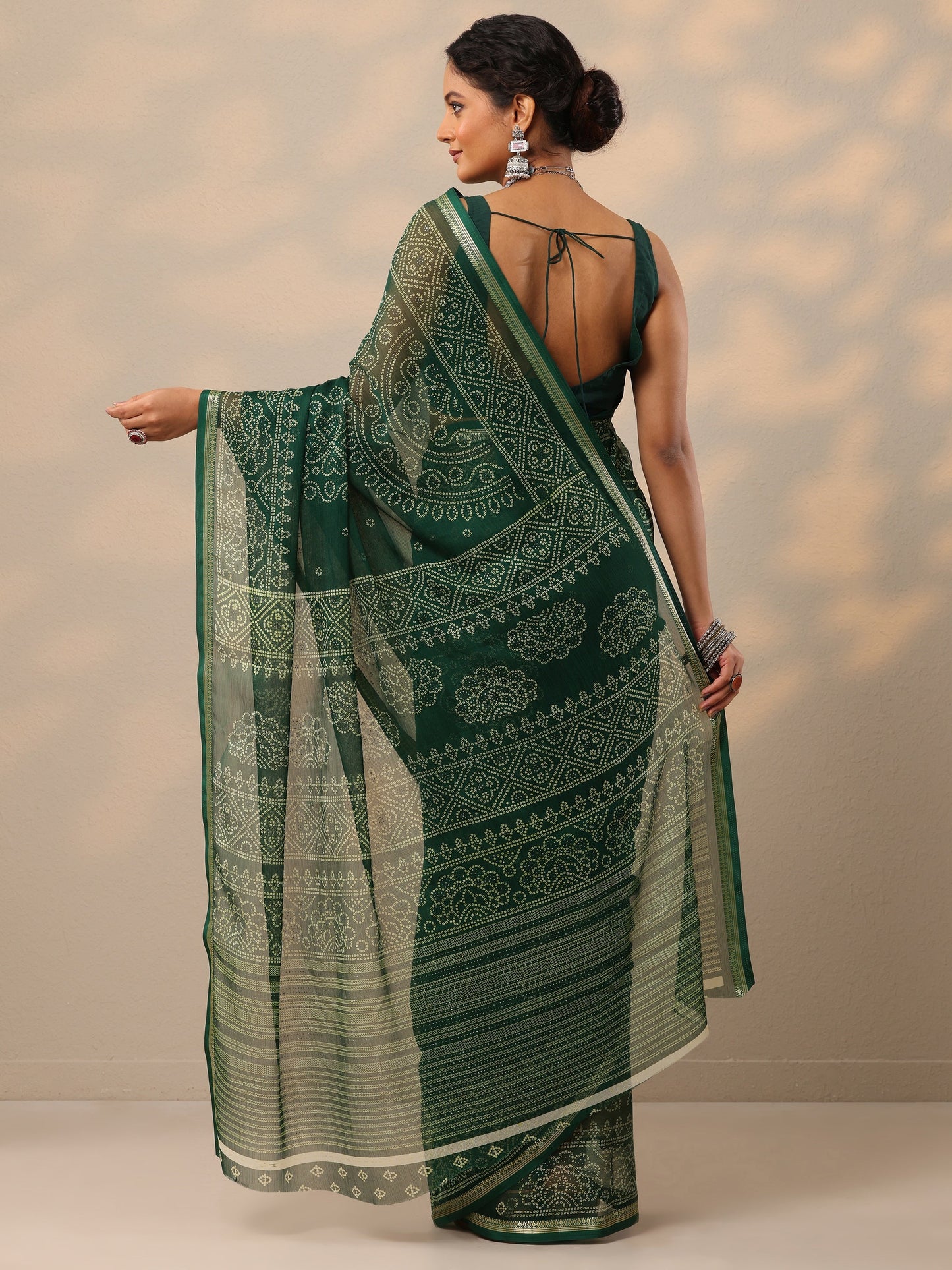 Green Bandhani Printed Chiffon Saree With Unstitched Blouse Piece