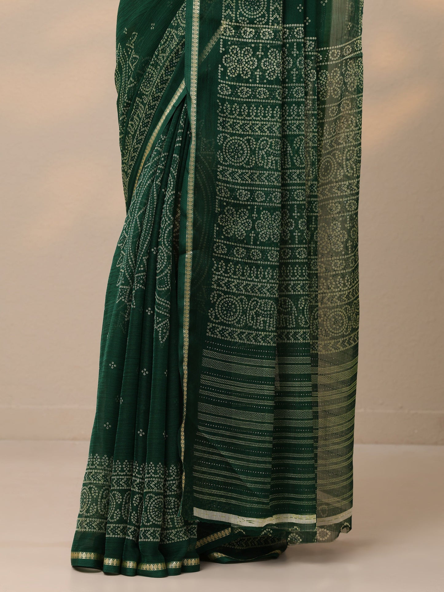 Green Bandhani Printed Chiffon Saree With Unstitched Blouse Piece