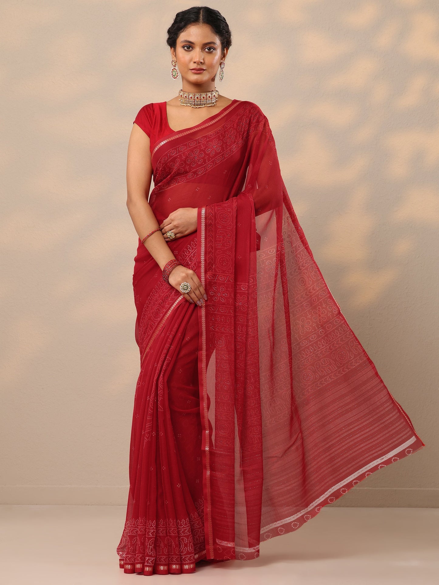 Red Bandhani Printed Chiffon Saree With Unstitched Blouse Piece
