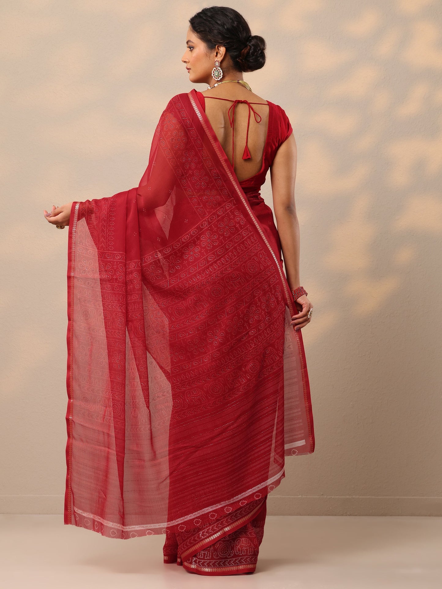 Red Bandhani Printed Chiffon Saree With Unstitched Blouse Piece