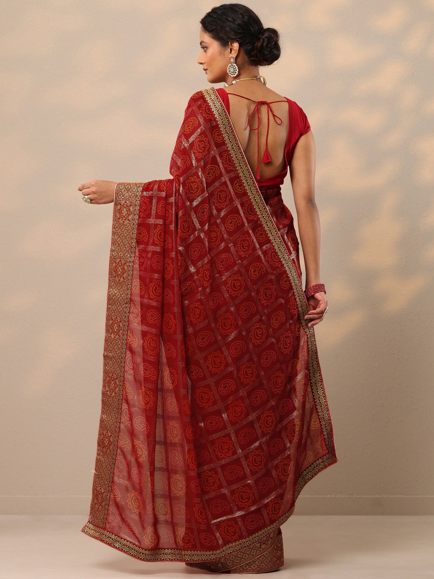 Red Bandhani Printed Georgette Saree With Unstitched Blouse Piece