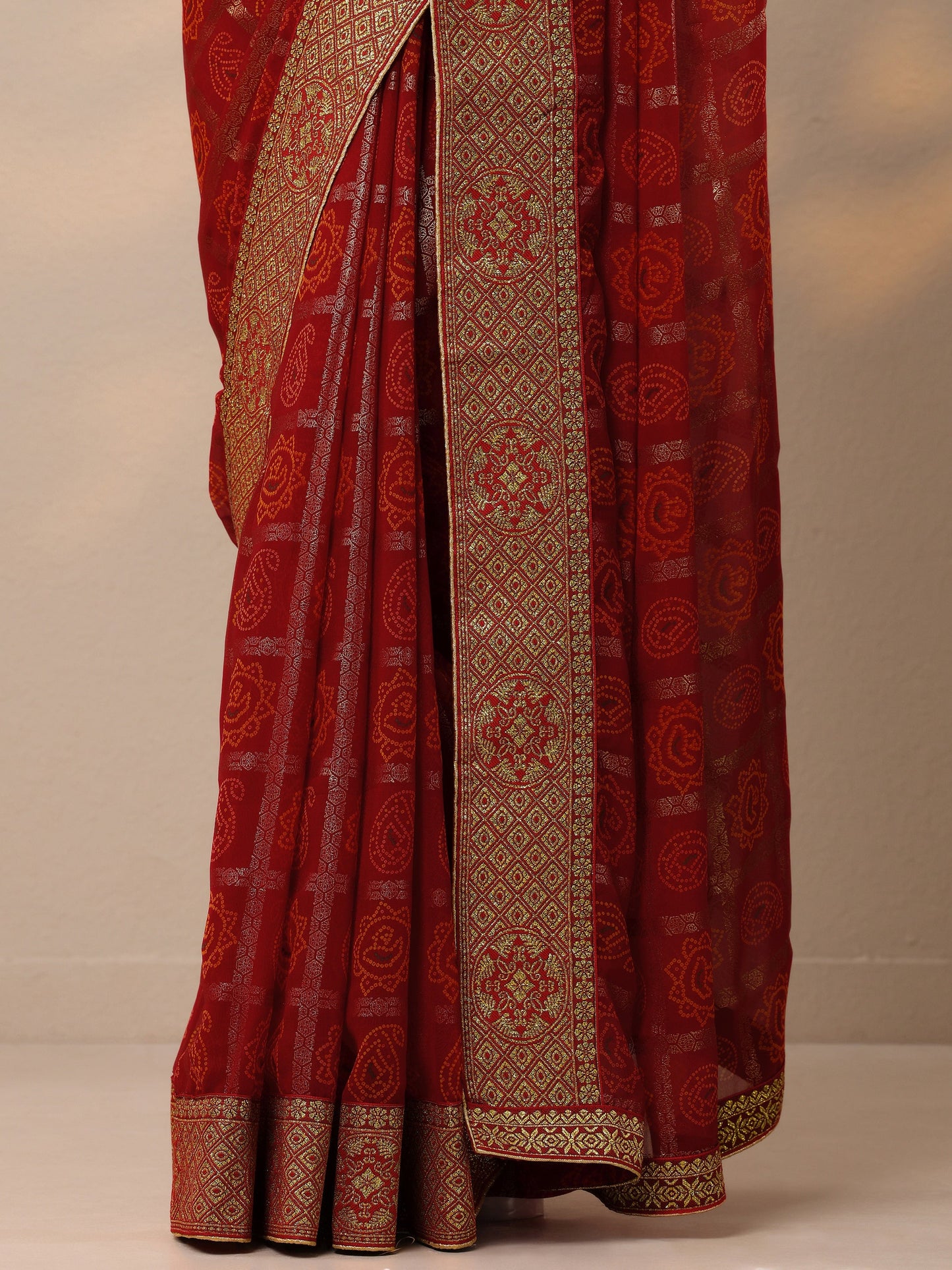 Red Bandhani Printed Georgette Saree With Unstitched Blouse Piece