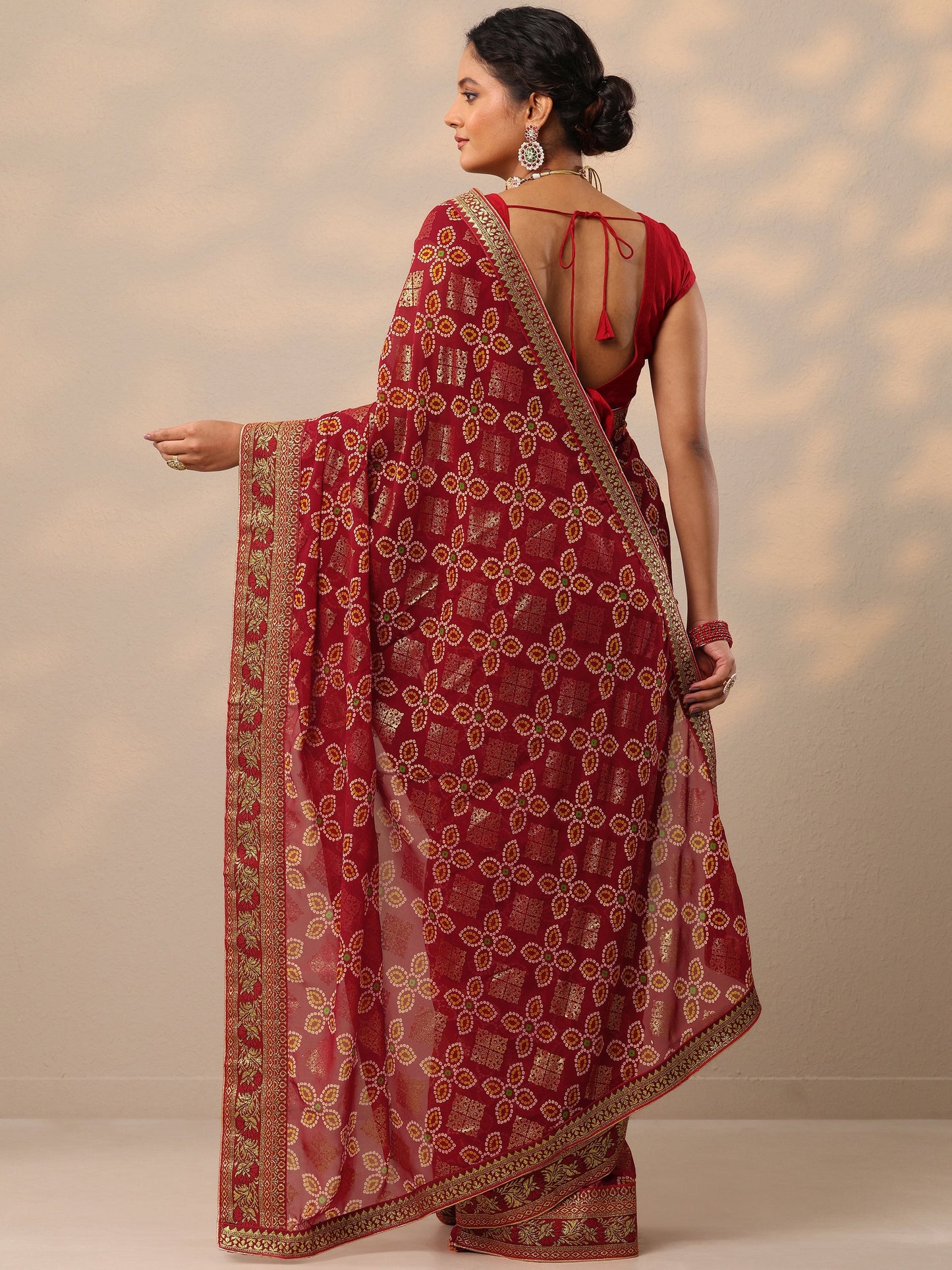 Maroon Bandhani Printed Georgette Saree With Unstitched Blouse Piece