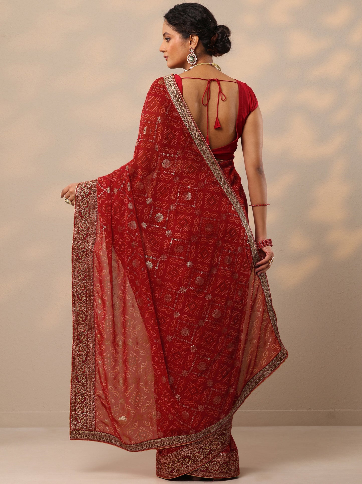 Maroon Bandhani Printed Georgette Saree With Unstitched Blouse Piece