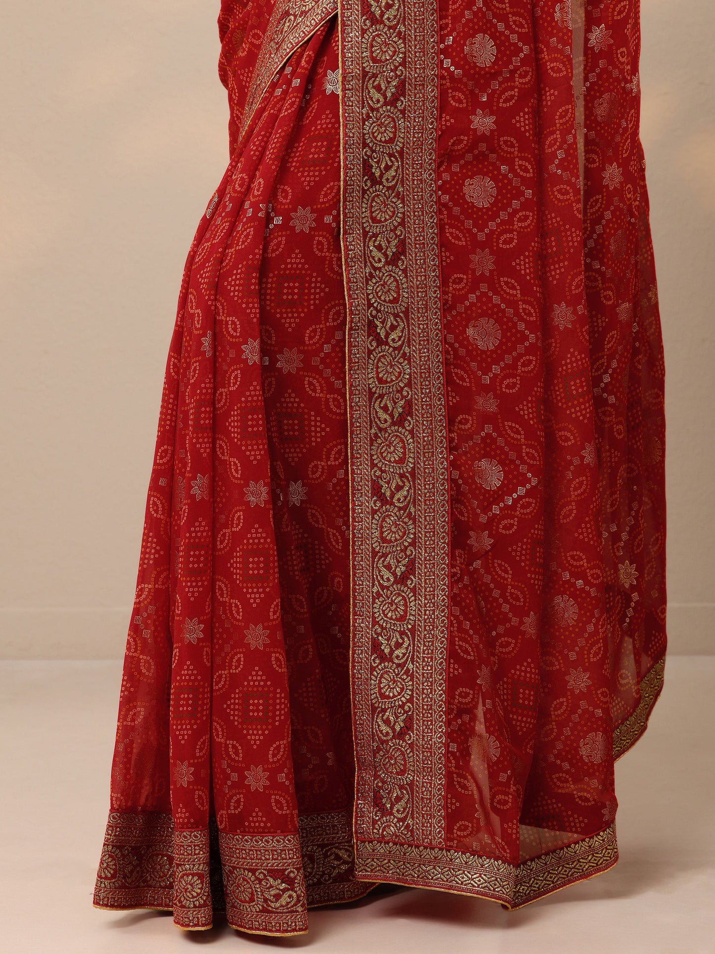 Maroon Bandhani Printed Georgette Saree With Unstitched Blouse Piece