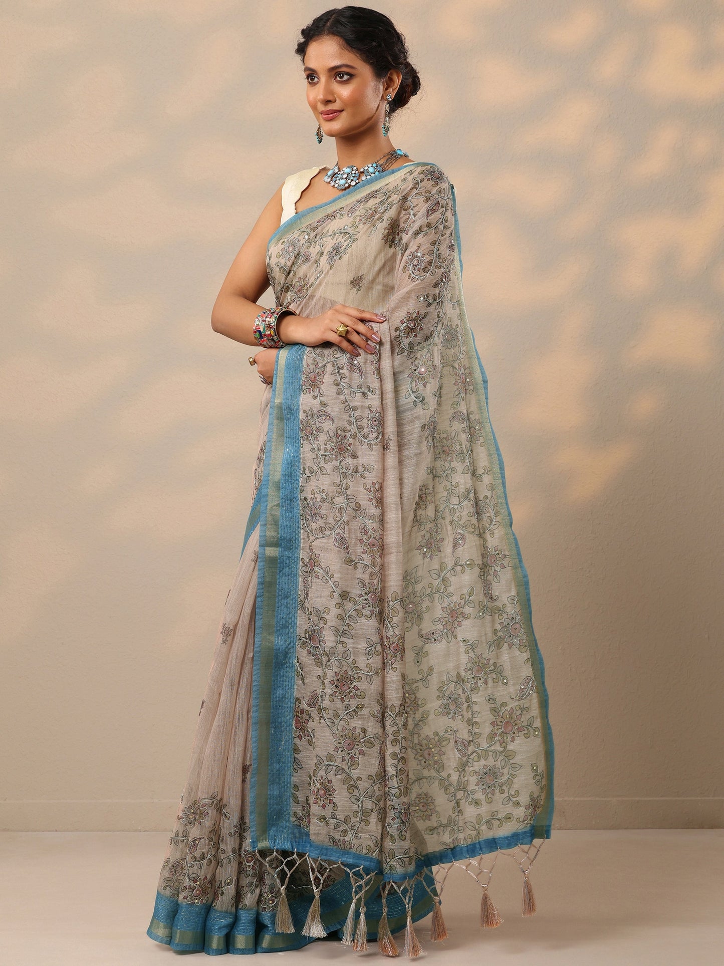 Beige Printed cotton blend Saree With Unstitched Blouse Piece