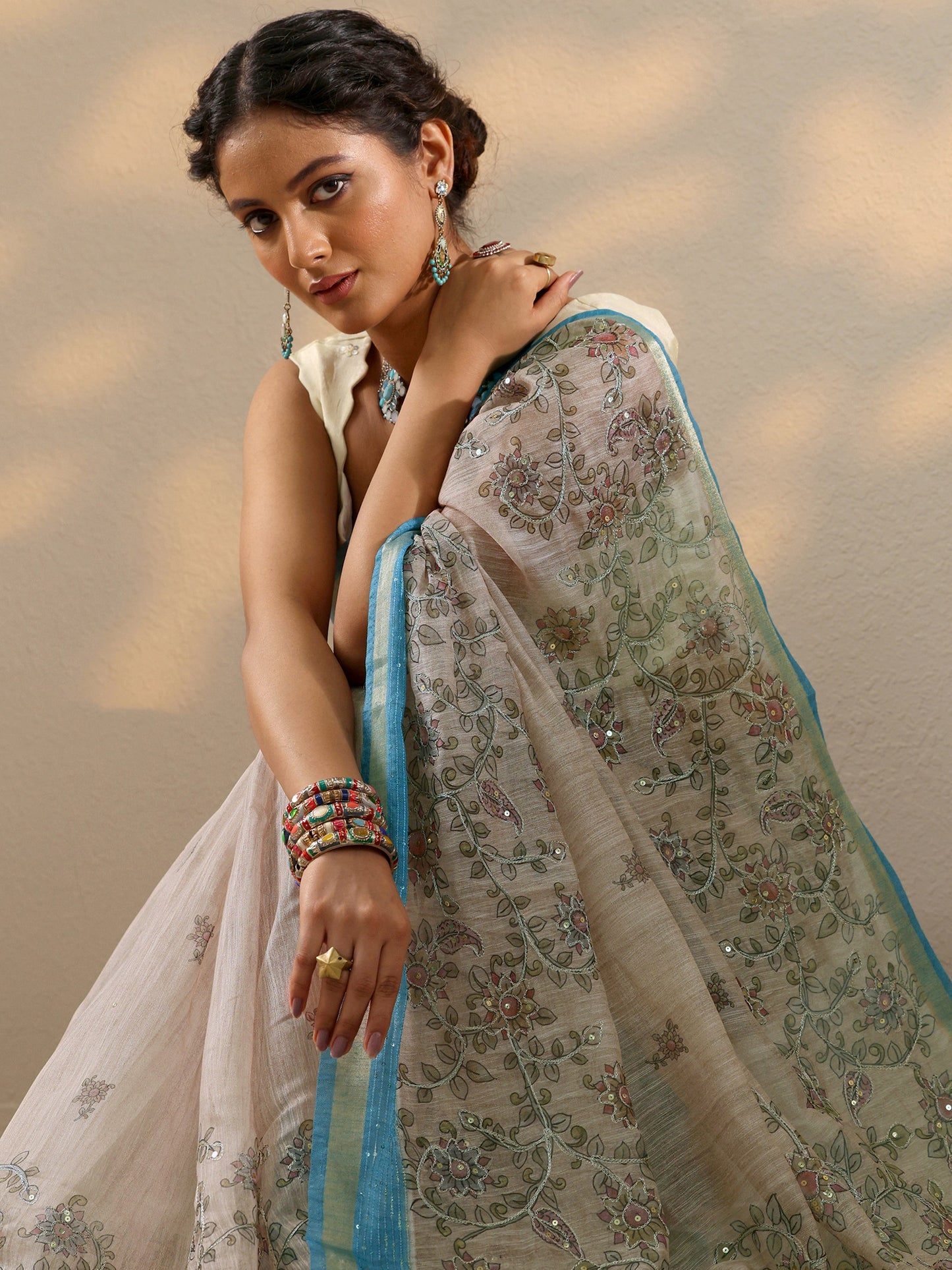 Beige Printed cotton blend Saree With Unstitched Blouse Piece