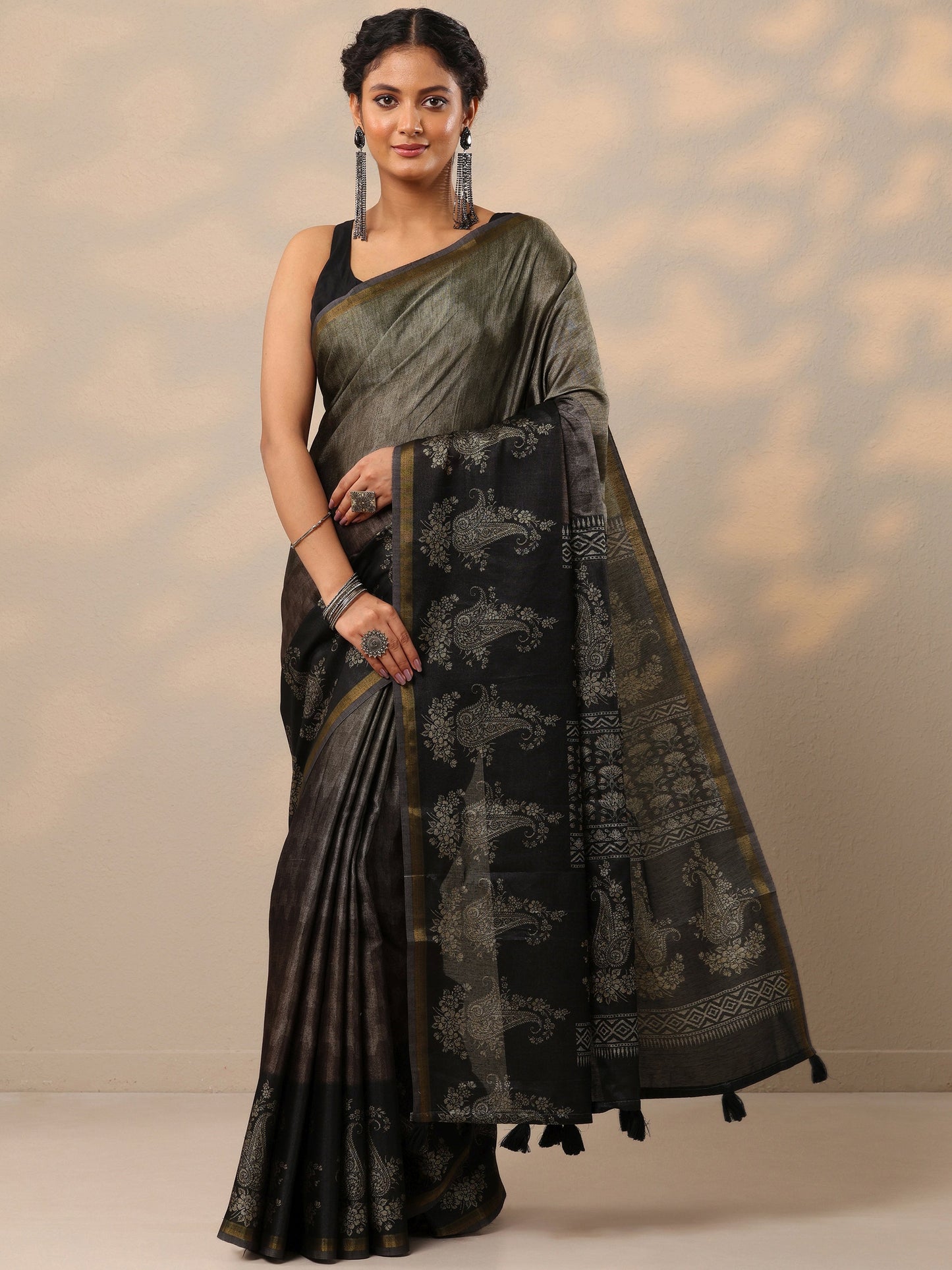 Black Printed cotton blend Saree With Unstitched Blouse Piece