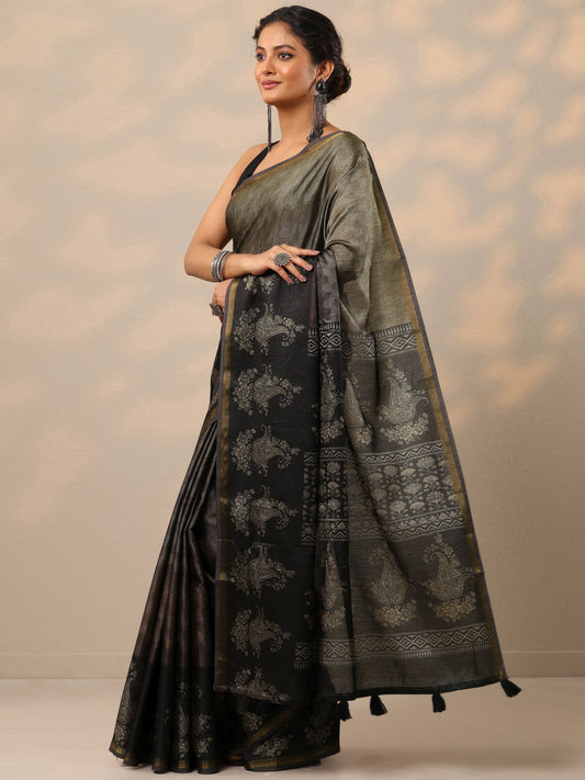 Black Printed cotton blend Saree With Unstitched Blouse Piece