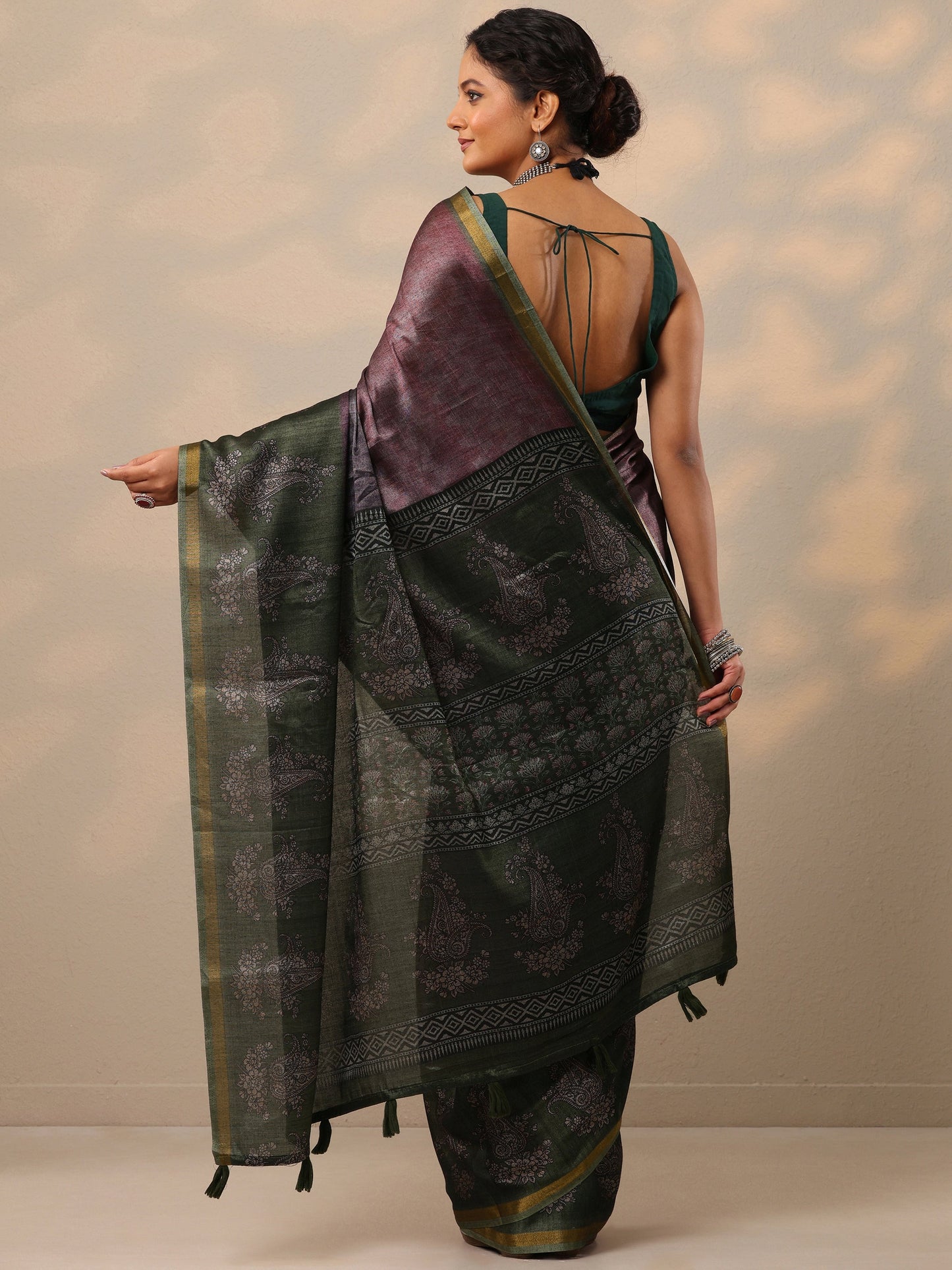 Purple Printed cotton blend Saree With Unstitched Blouse Piece