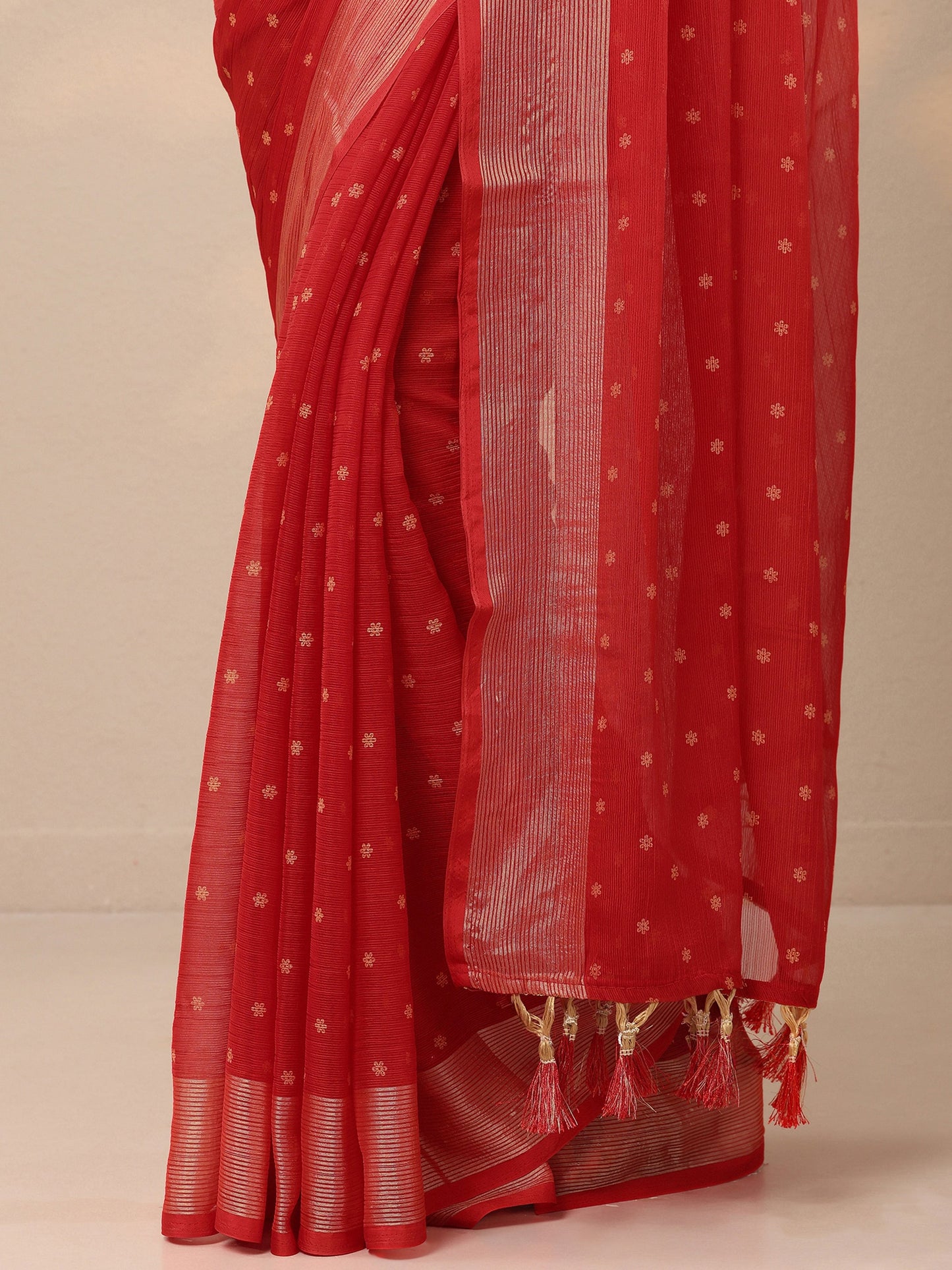 Red Printed Chiffon Saree With Unstitched Blouse Piece