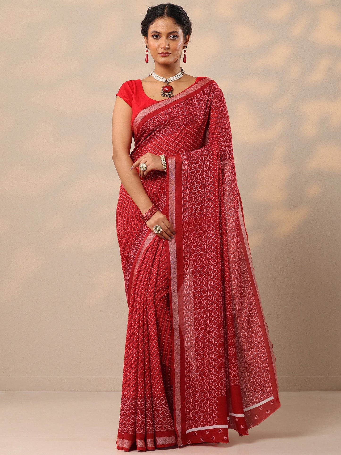 Red Bandhani Printed Georgette Saree With Unstitched Blouse Piece