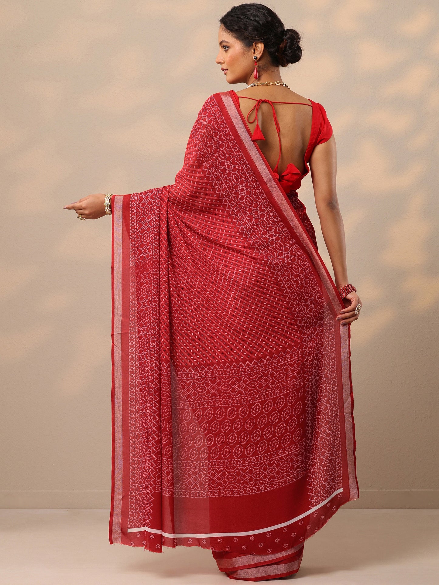 Red Bandhani Printed Georgette Saree With Unstitched Blouse Piece