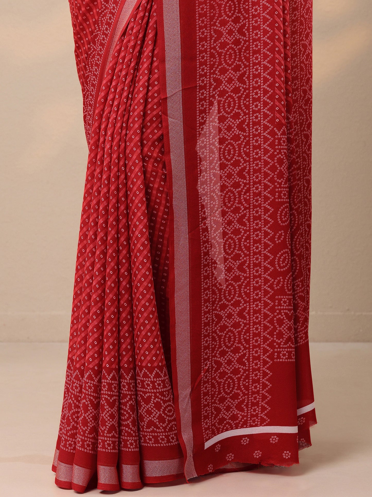 Red Bandhani Printed Georgette Saree With Unstitched Blouse Piece
