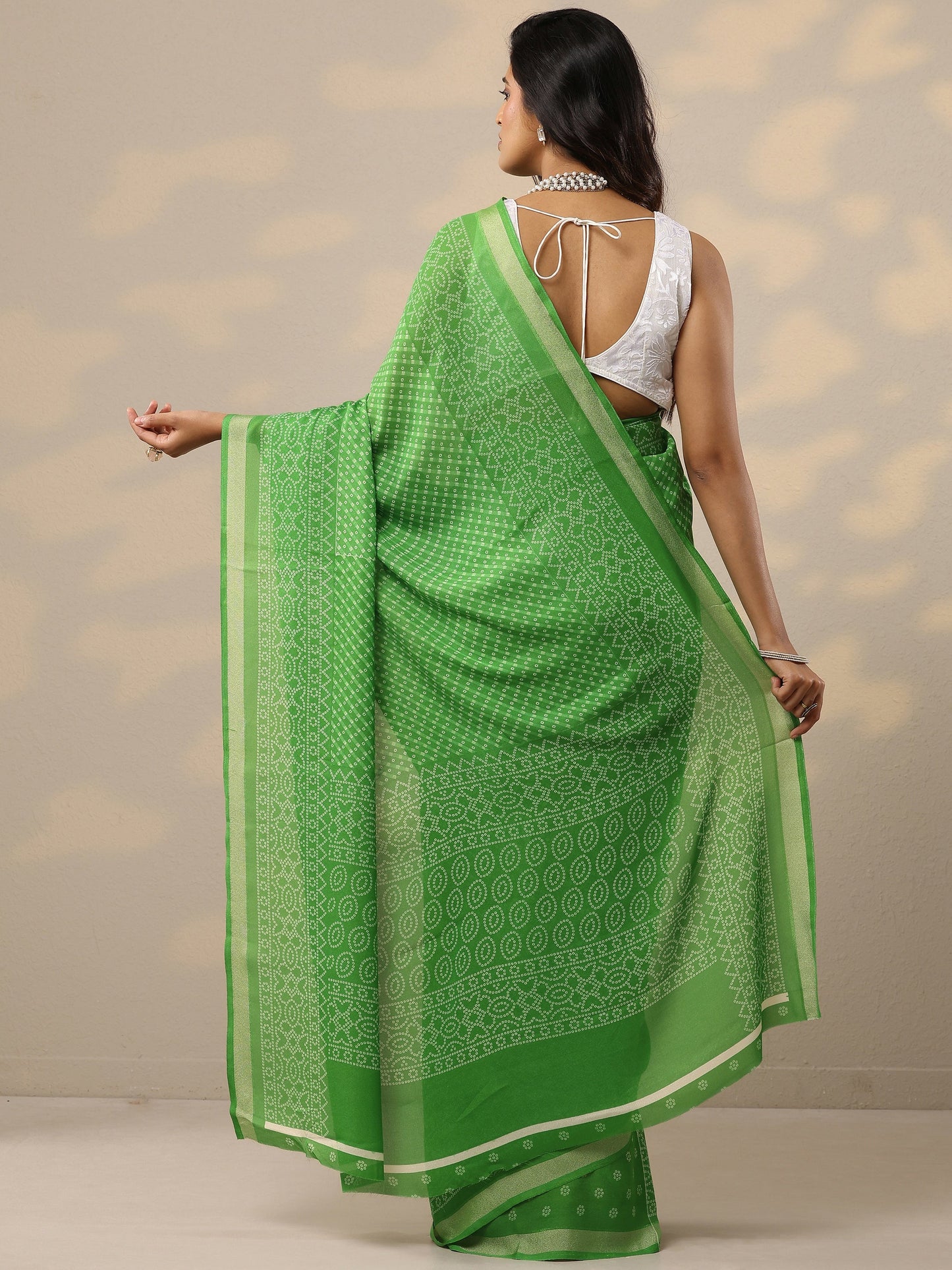 Green Bandhani Printed Georgette Sarees With Unstitched Blouse Piece
