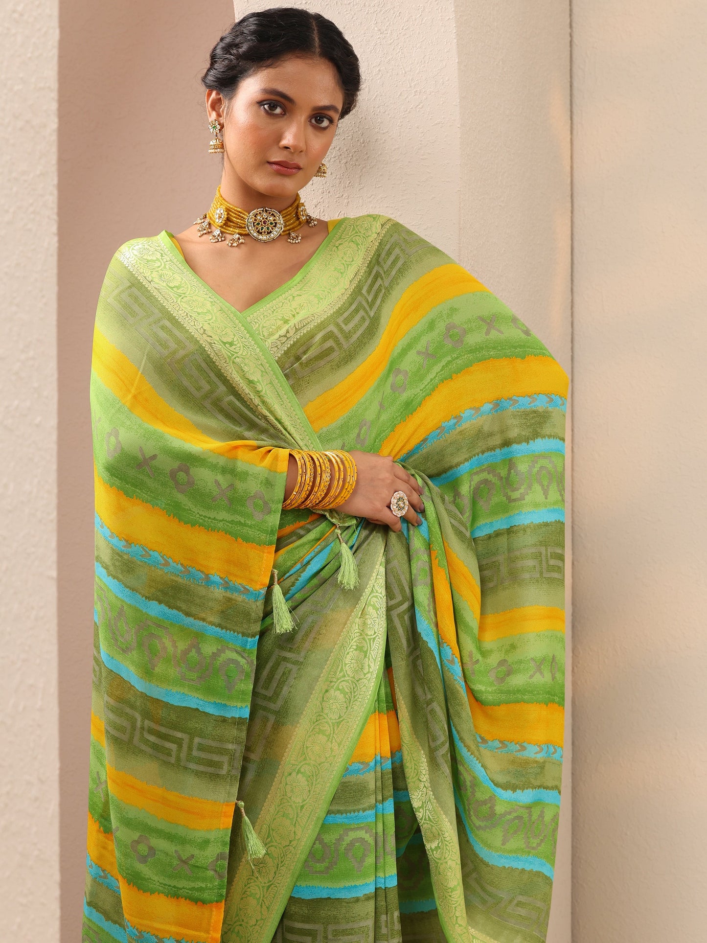 Green Printed Georgette Saree With Unstitched Blouse Piece