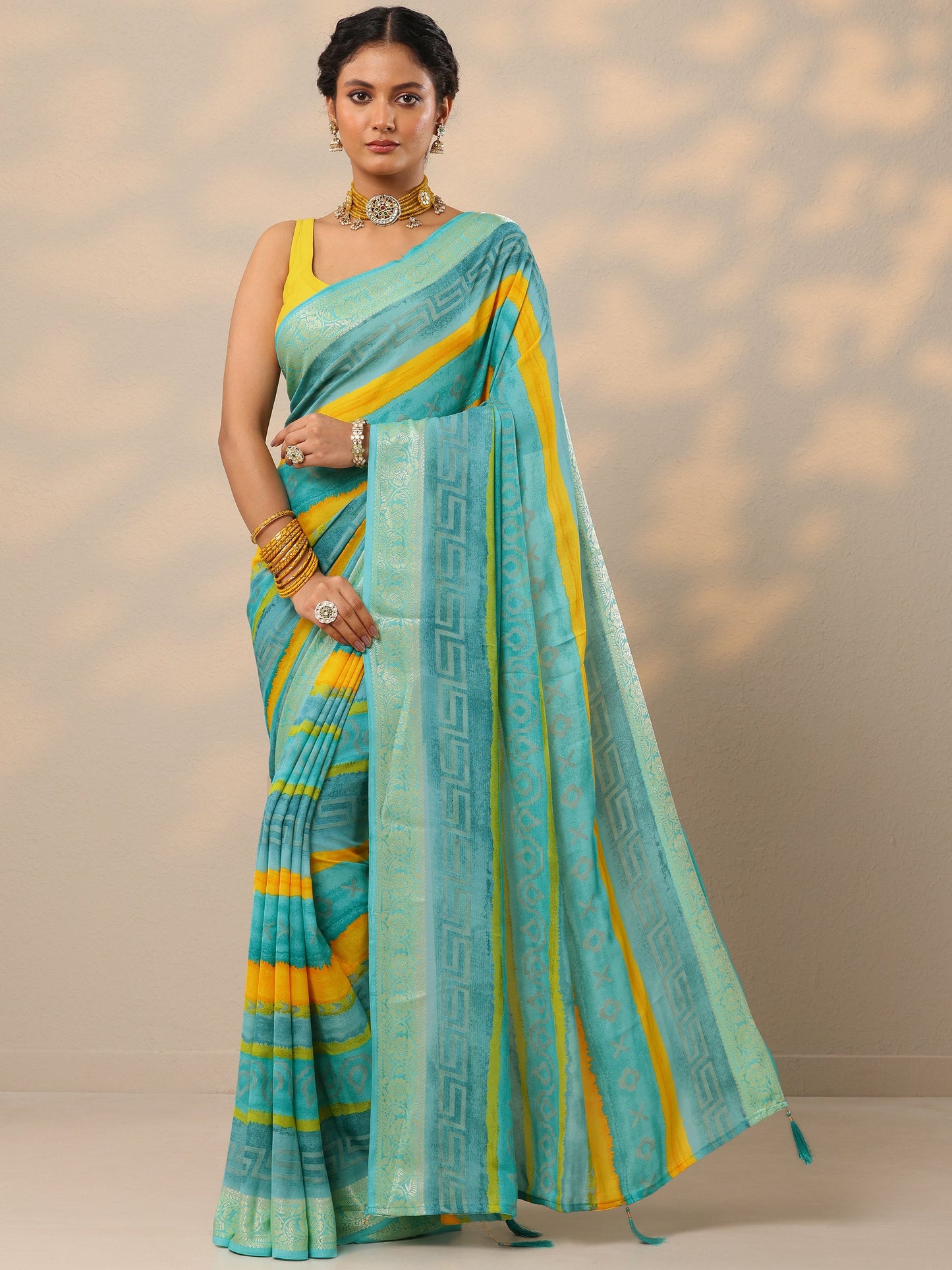 Blue Printed Georgette Saree With Unstitched Blouse Piece