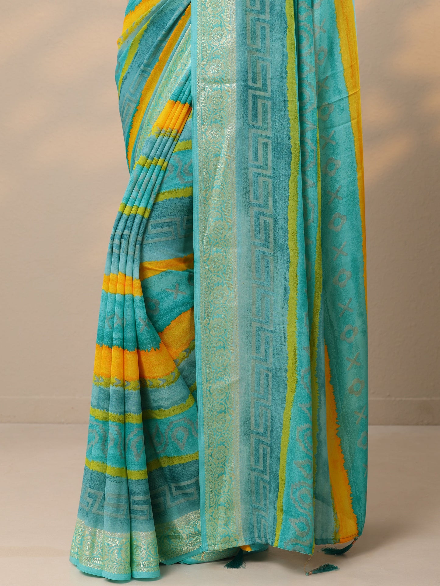 Blue Printed Georgette Saree With Unstitched Blouse Piece