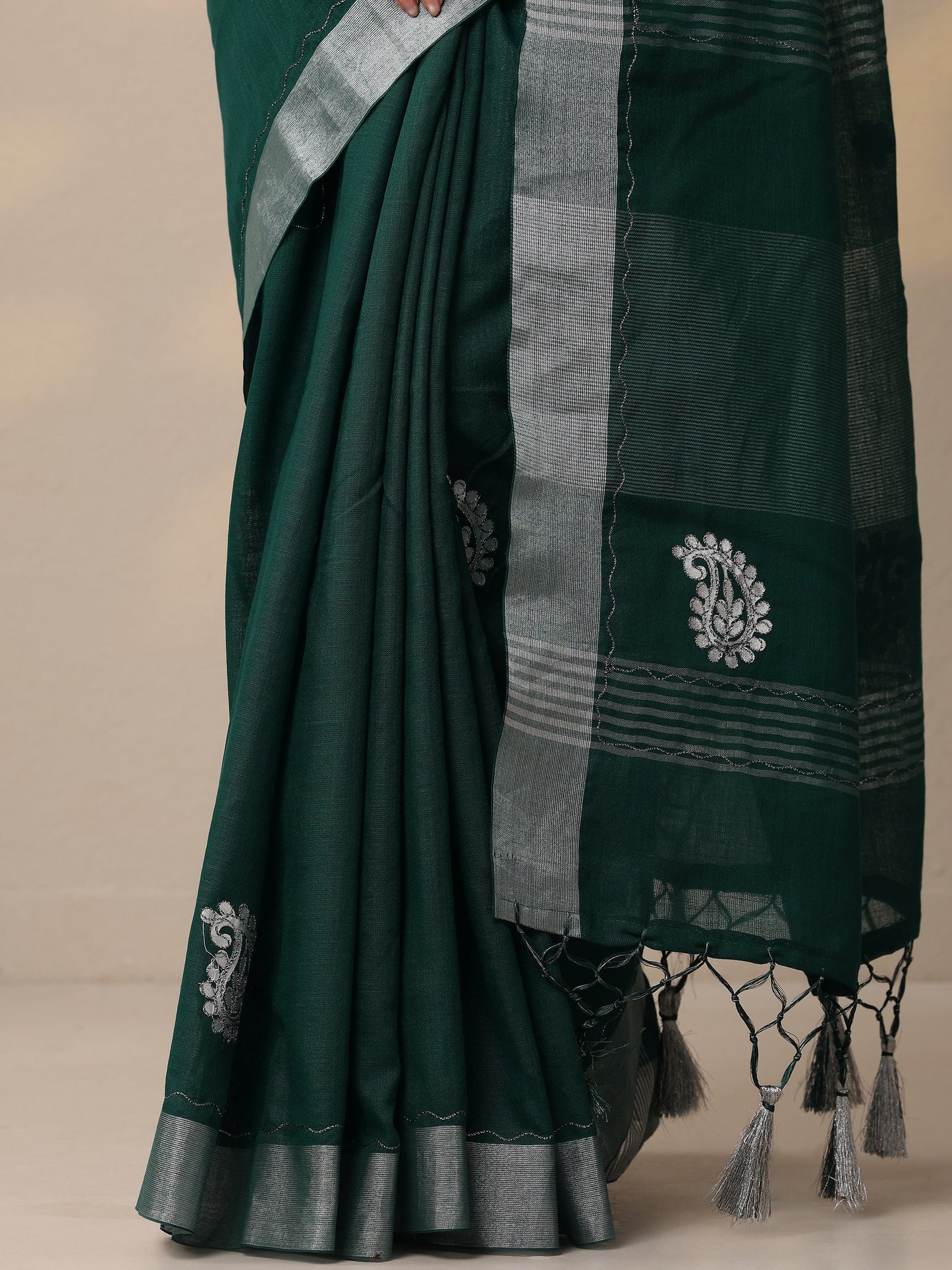 Green Embroidered Cotton Blend Sarees With Unstitched Blouse Piece