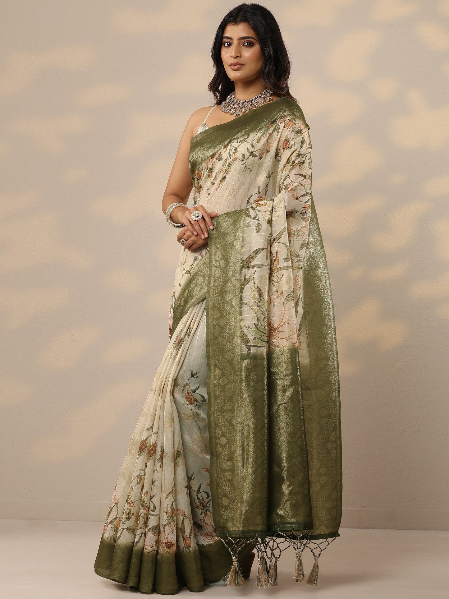 Green Printed Cotton Blend Sarees With Unstitched Blouse Piece