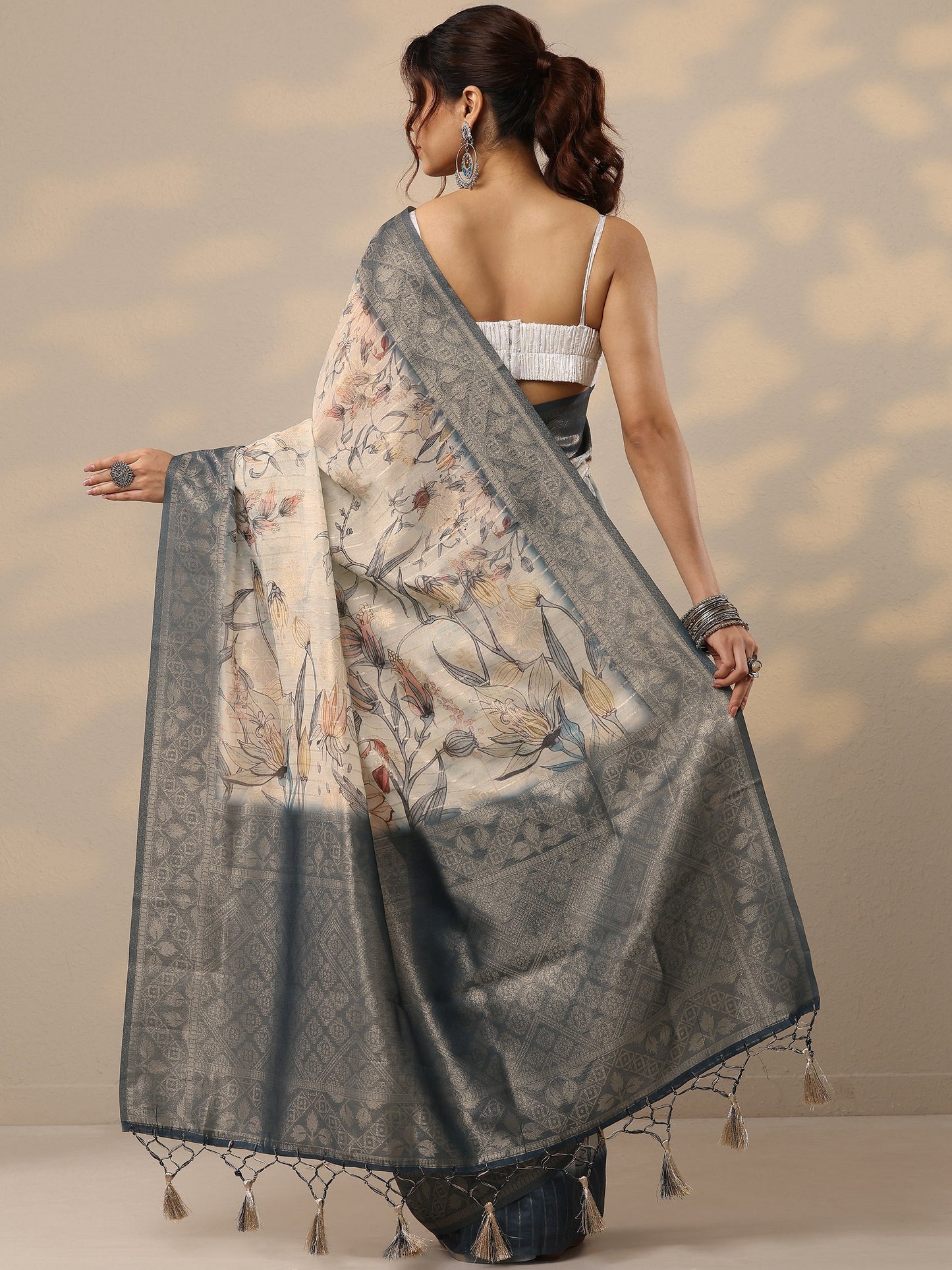 Blue Printed Cotton Blend Sarees With Unstitched Blouse Piece