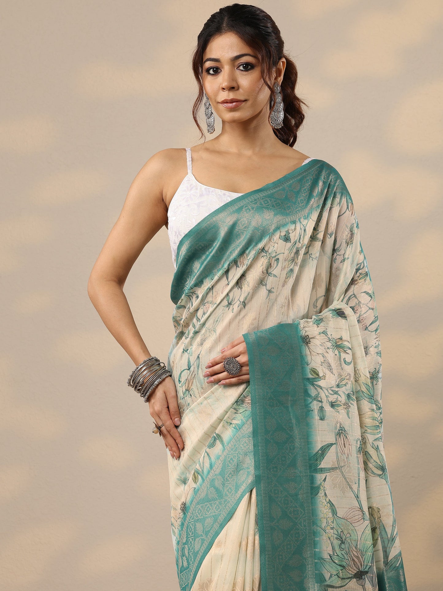 Green Printed Cotton Blend Sarees With Unstitched Blouse Piece