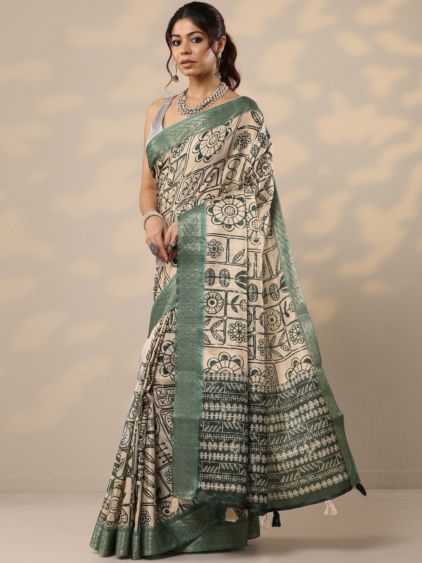 Green Printed Silk Blend Sarees With Unstitched Blouse Piece