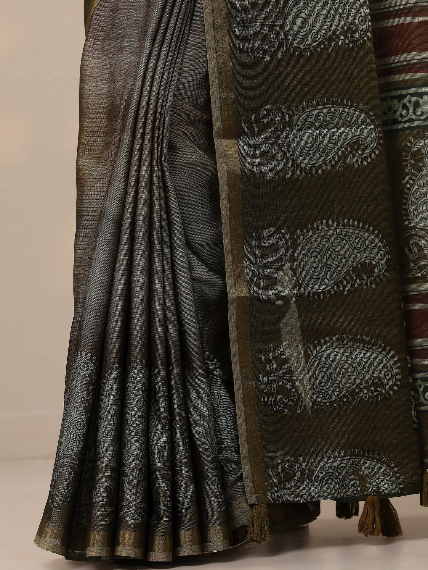 Olive Printed Cotton Blend Sarees With Unstitched Blouse Piece