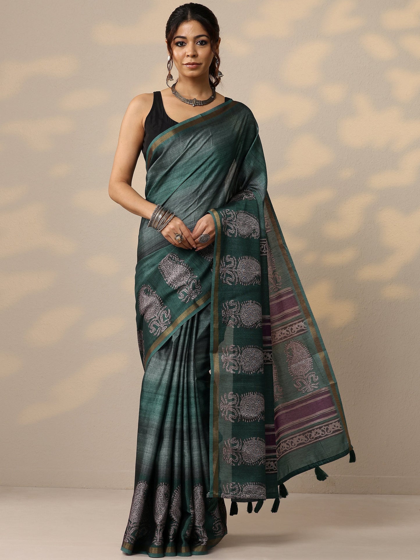 Blue Printed Cotton Blend Sarees With Unstitched Blouse Piece