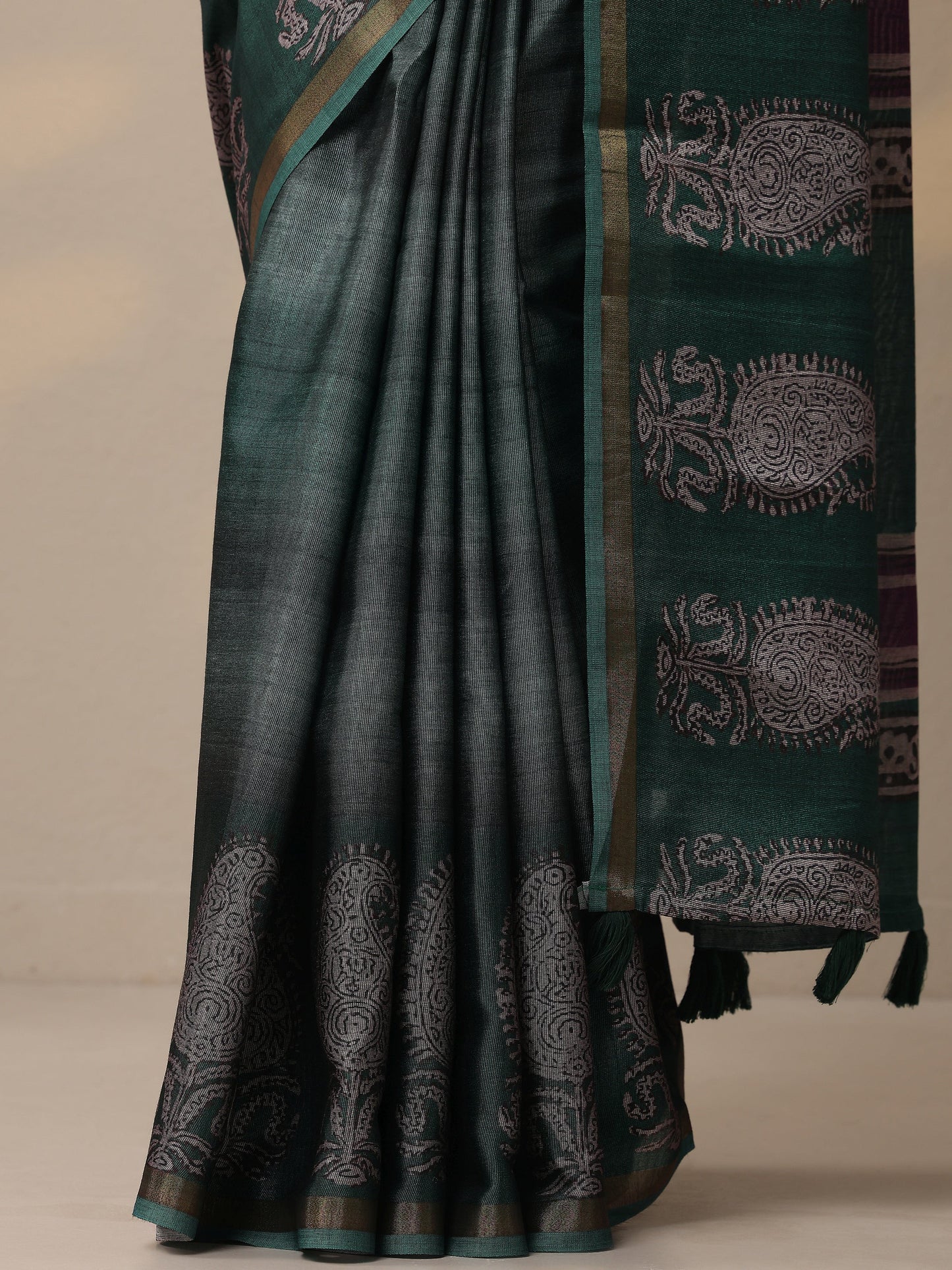 Blue Printed Cotton Blend Sarees With Unstitched Blouse Piece